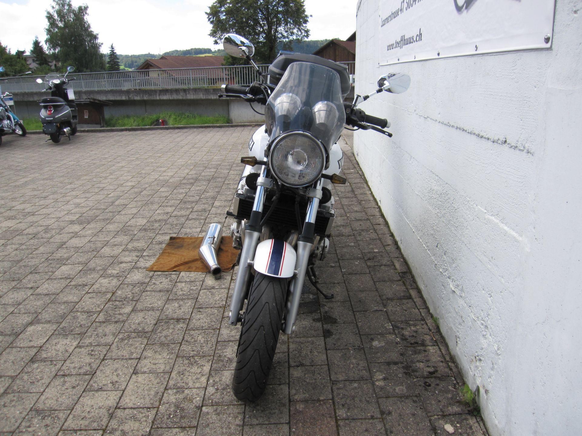 YAMAHA XJR 1300-image-1