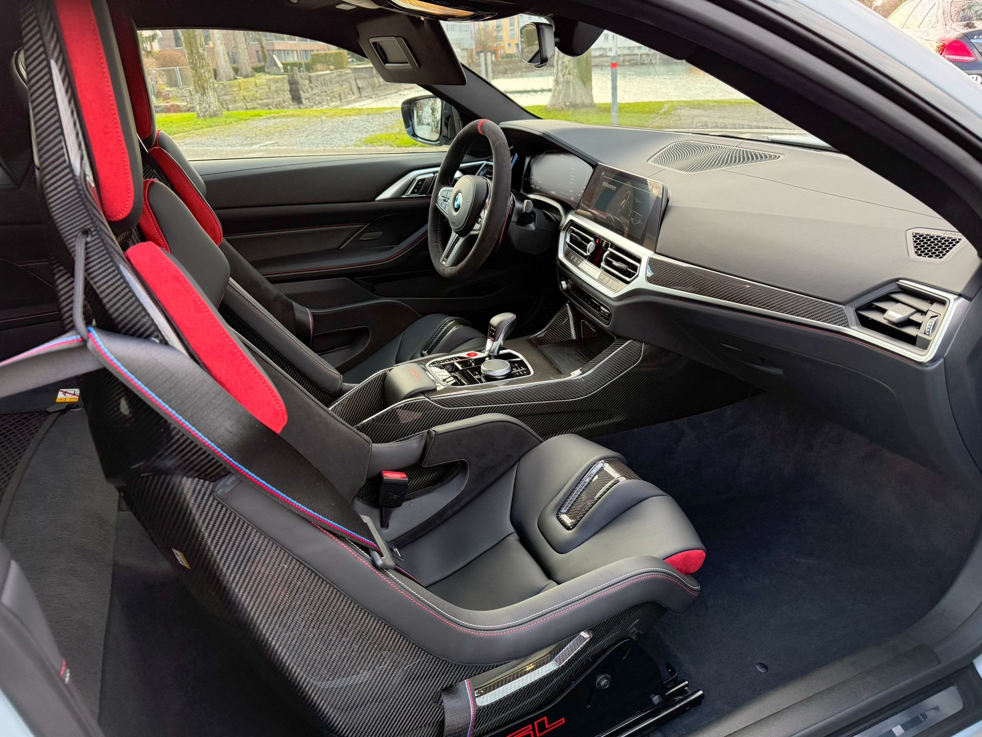 BMW M4 CSL Coupé-image-6