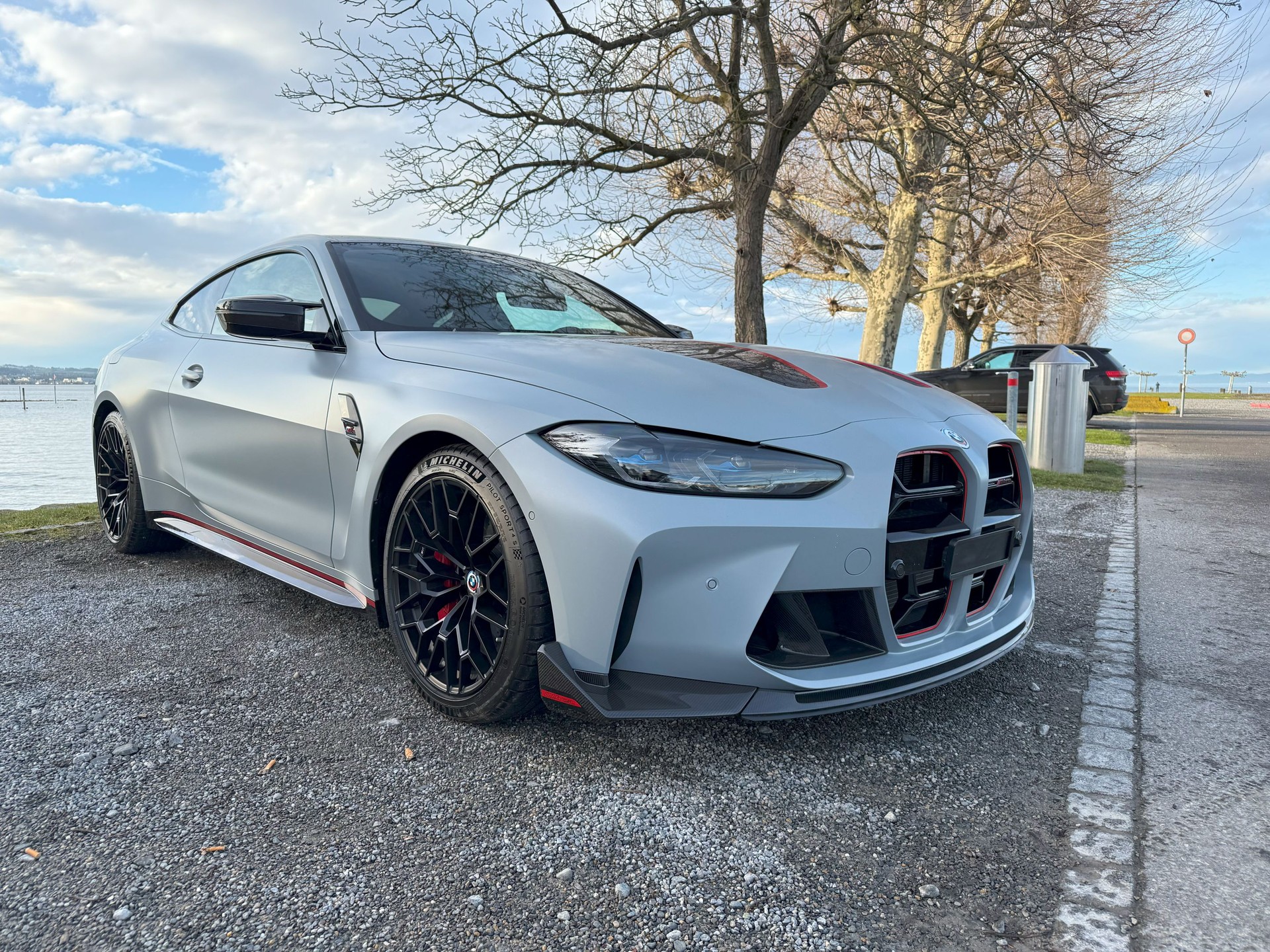 BMW M4 CSL Coupé-image-1