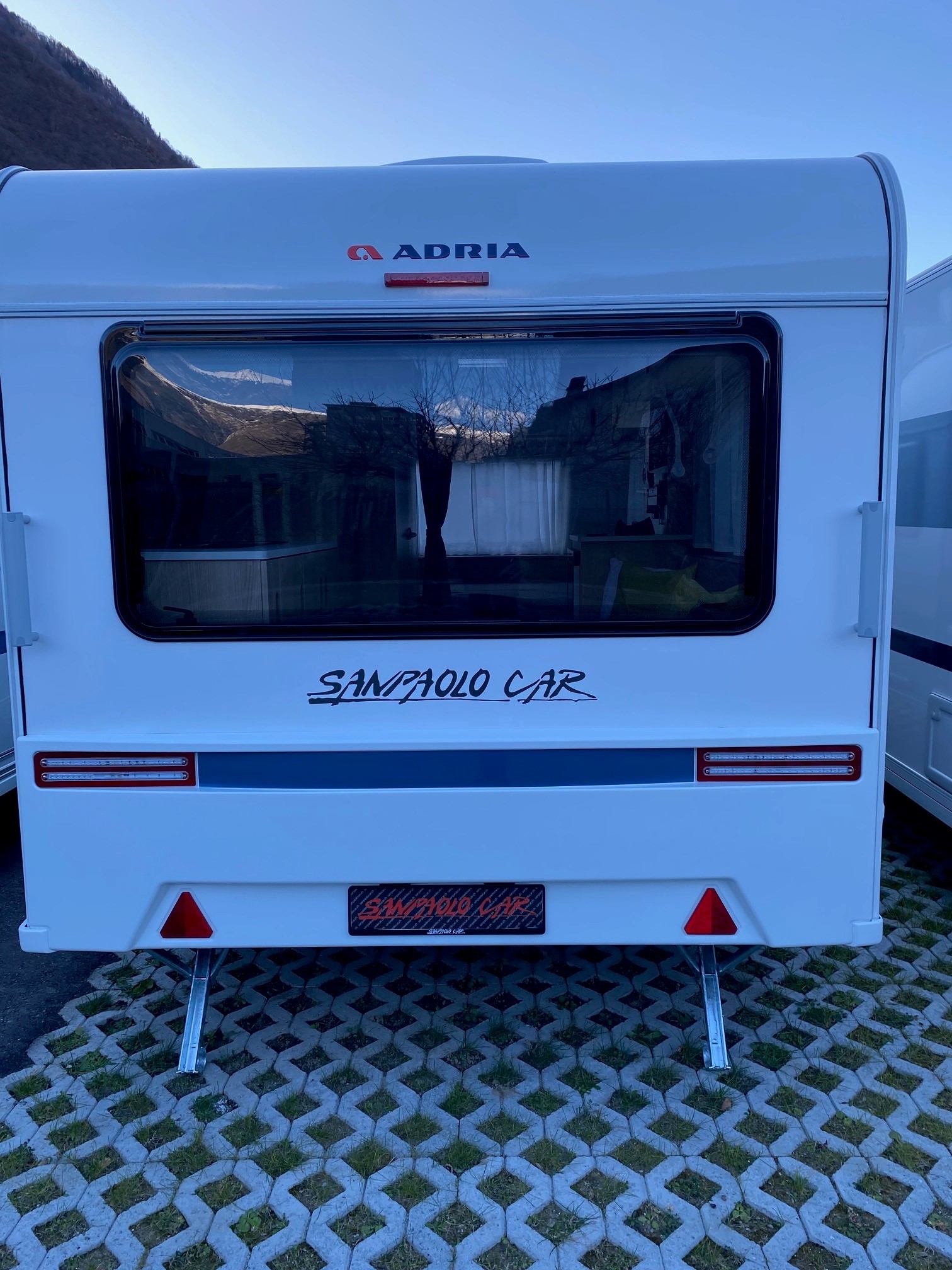 ADRIA AVIVA 422 PY-image-1