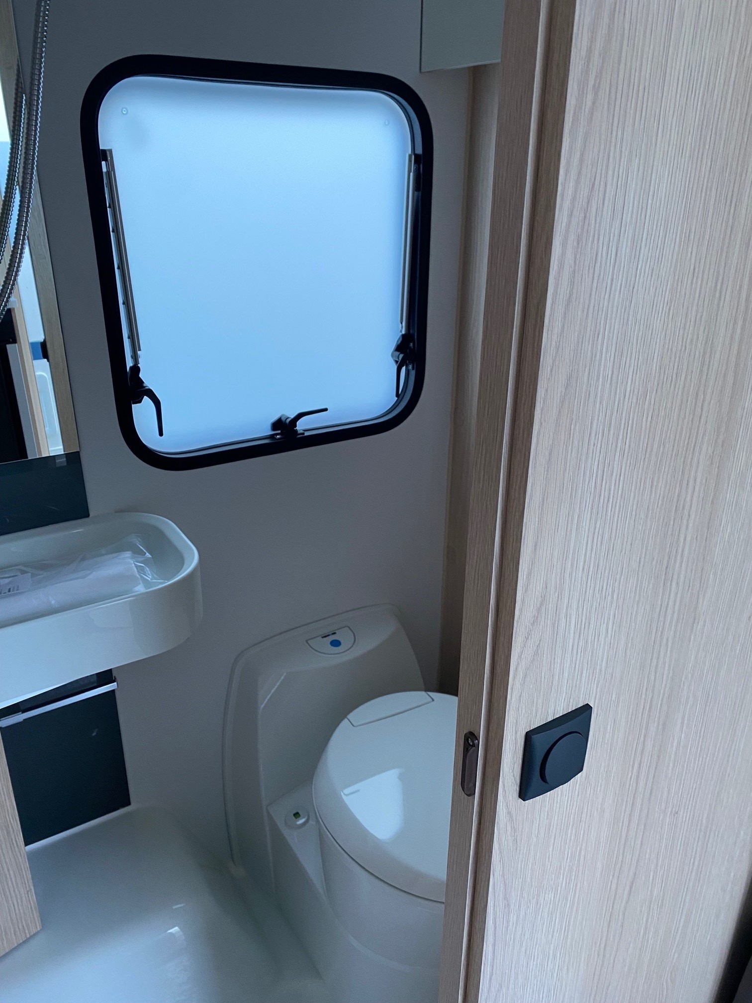 ADRIA AVIVA 422 PY-image-8