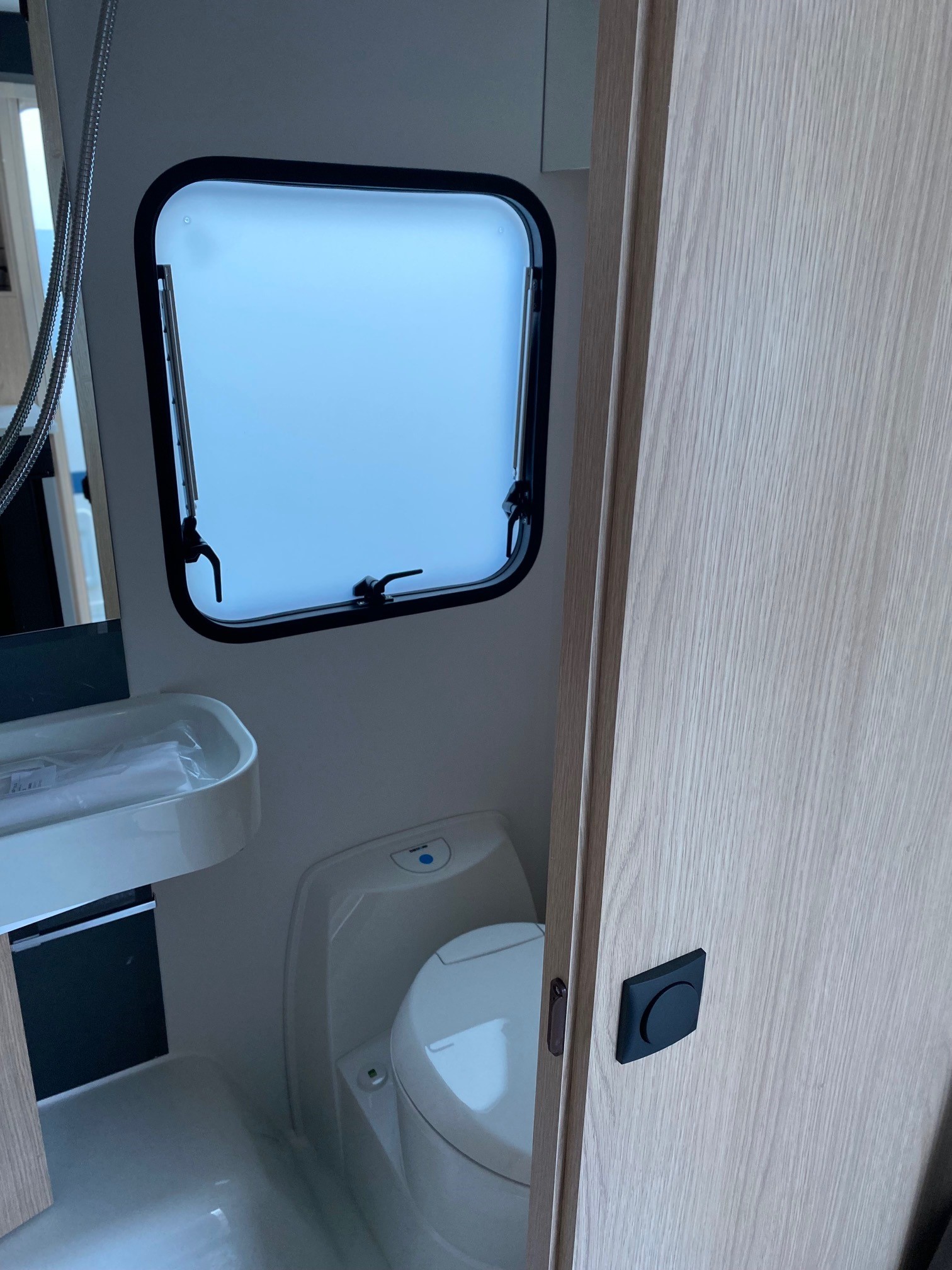 ADRIA AVIVA 422 PY-image-9