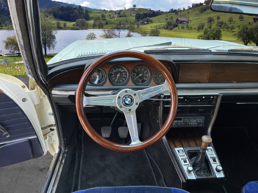 BMW 3.0 CS-image-8