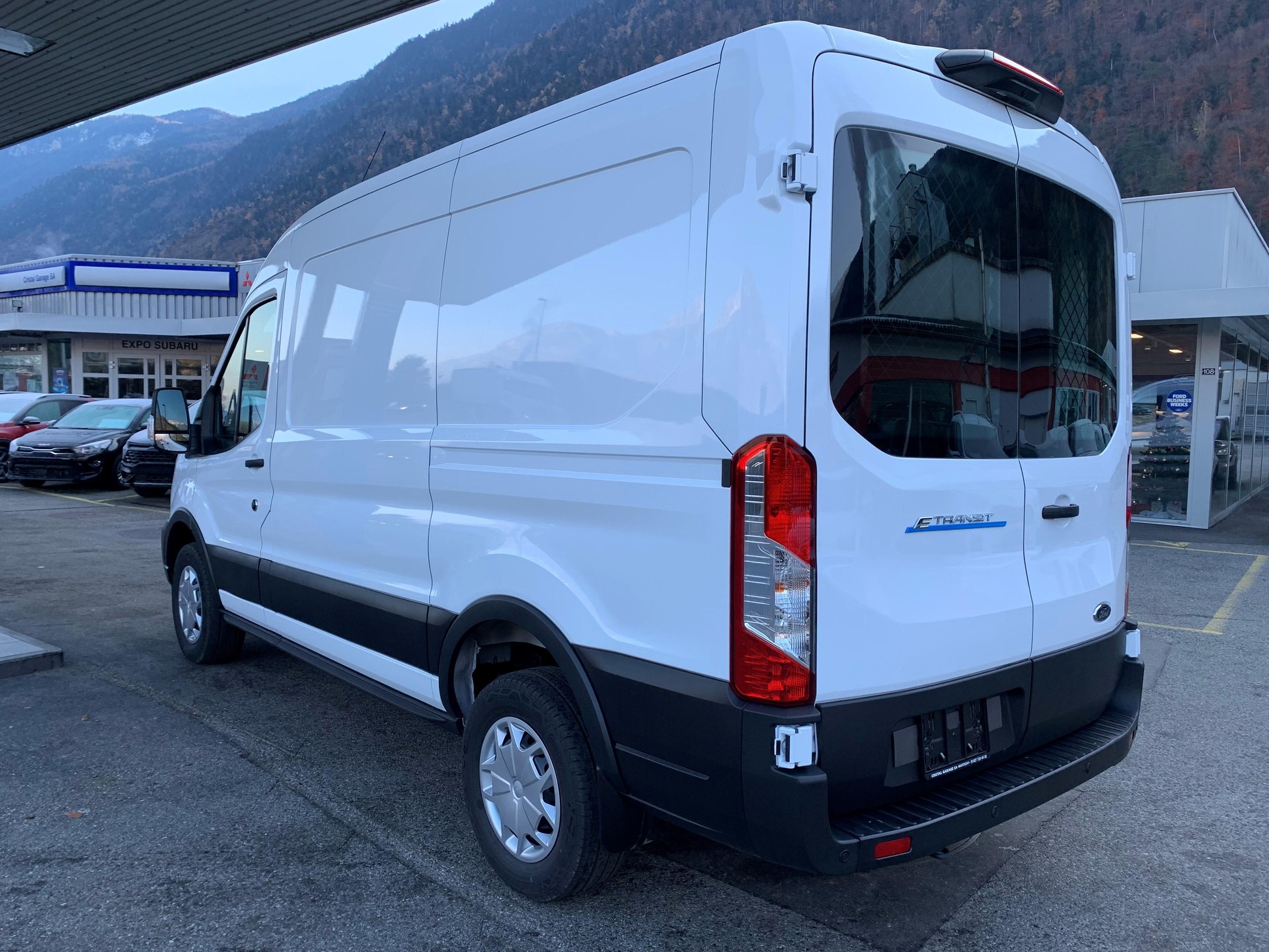 FORD E-Transit Van 350 L2H2 68kWh Trend-showroom-element-3