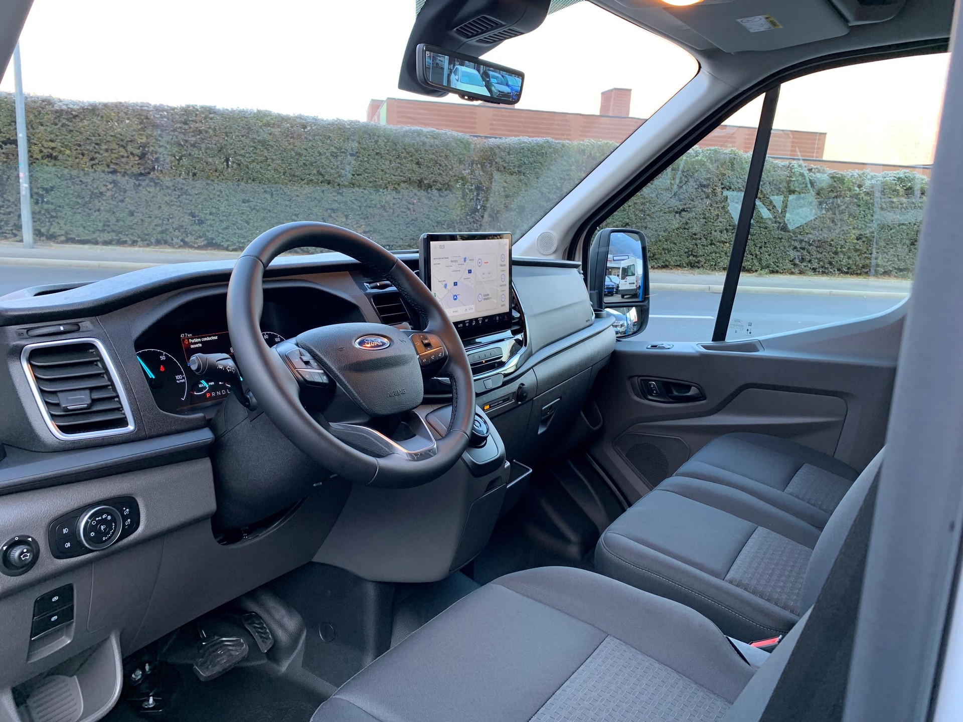 FORD E-Transit Van 350 L2H2 68kWh Trend-image-6