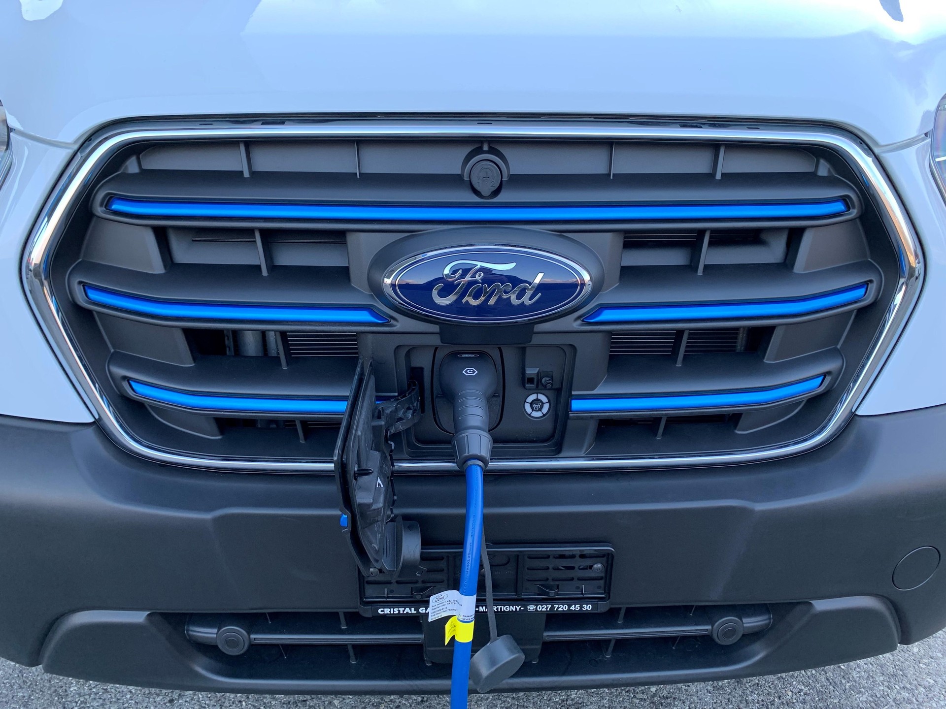 FORD E-Transit Van 350 L2H2 68kWh Trend-image-16