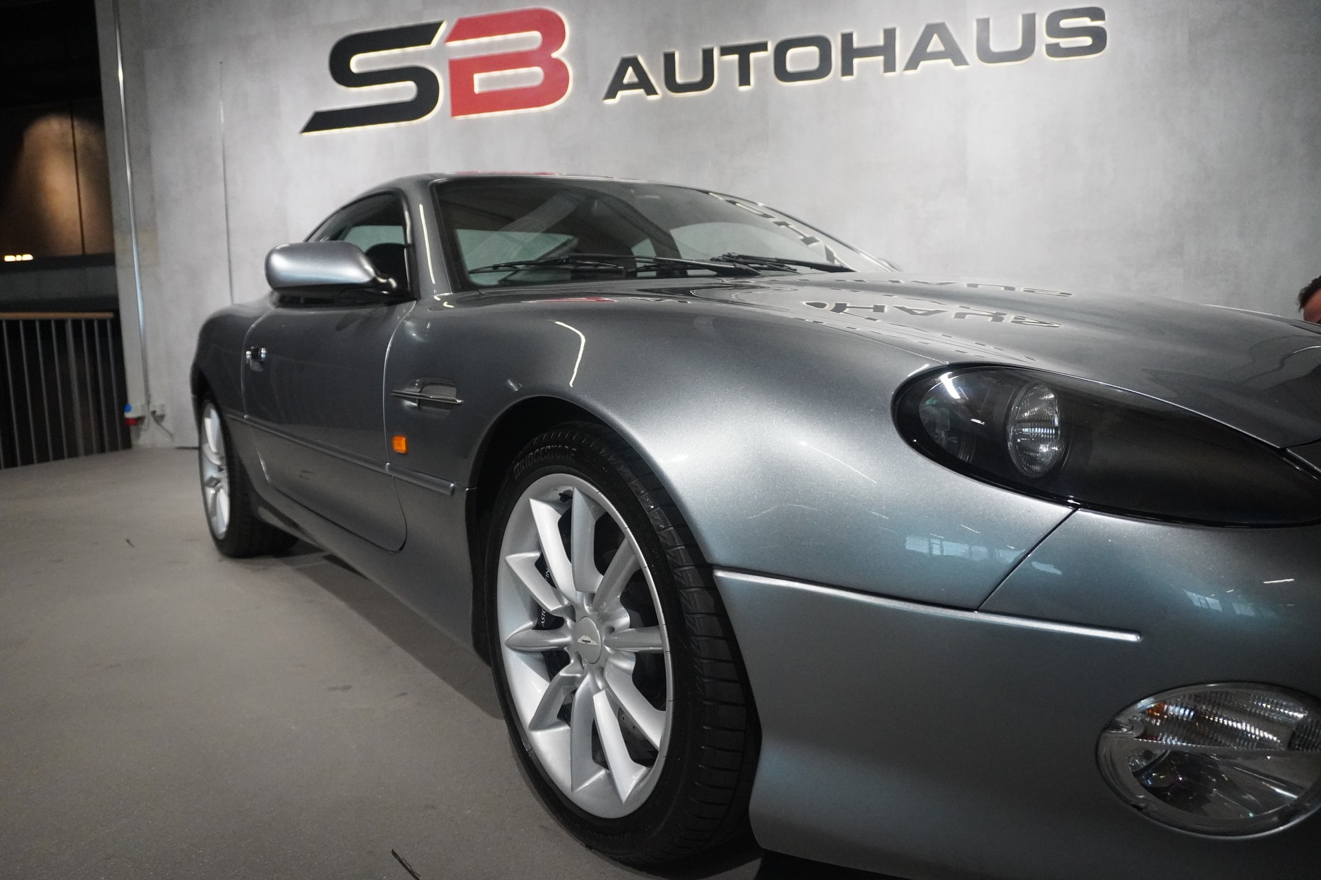 ASTON MARTIN DB7 Vantage-image-4
