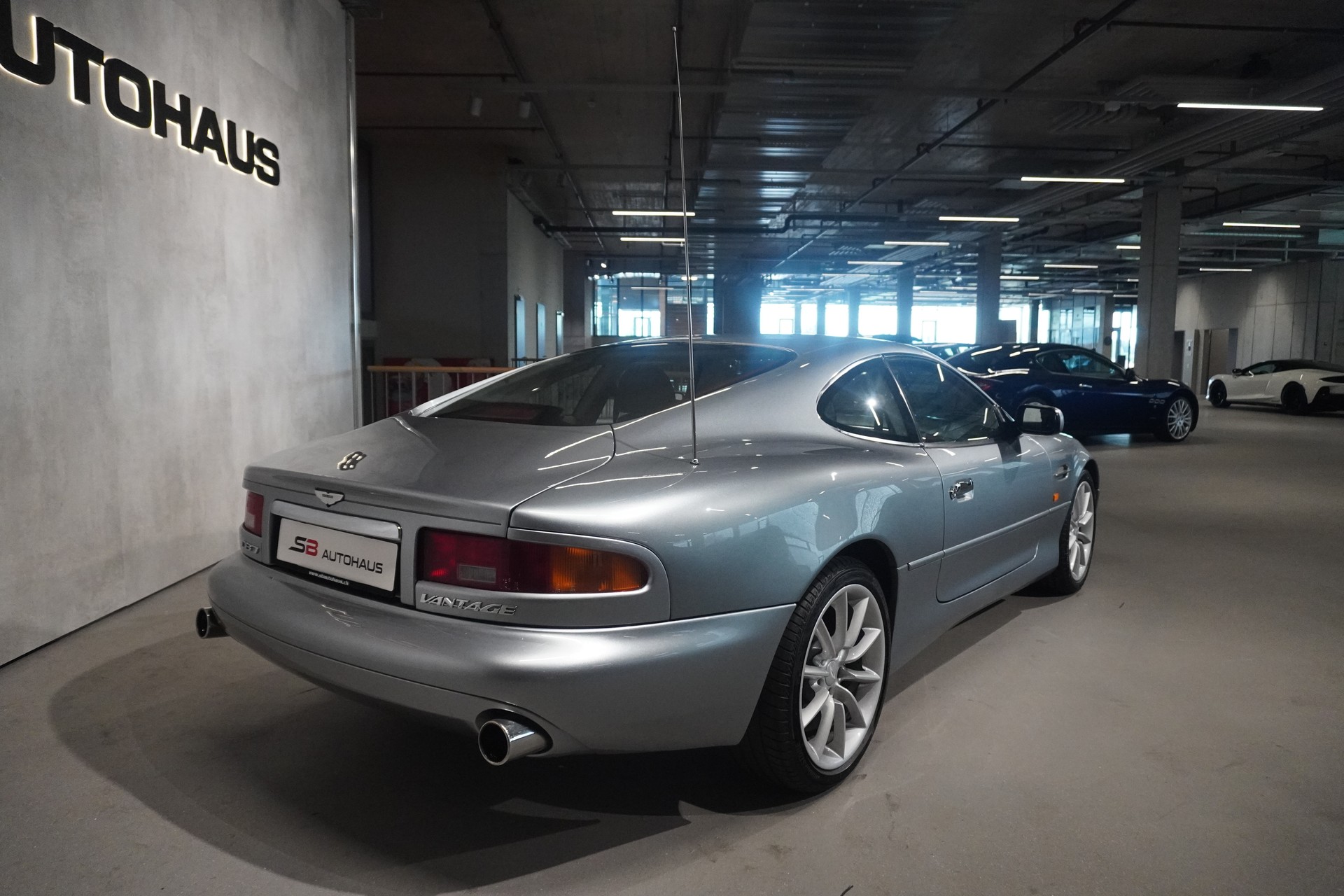 ASTON MARTIN DB7 Vantage-image-14