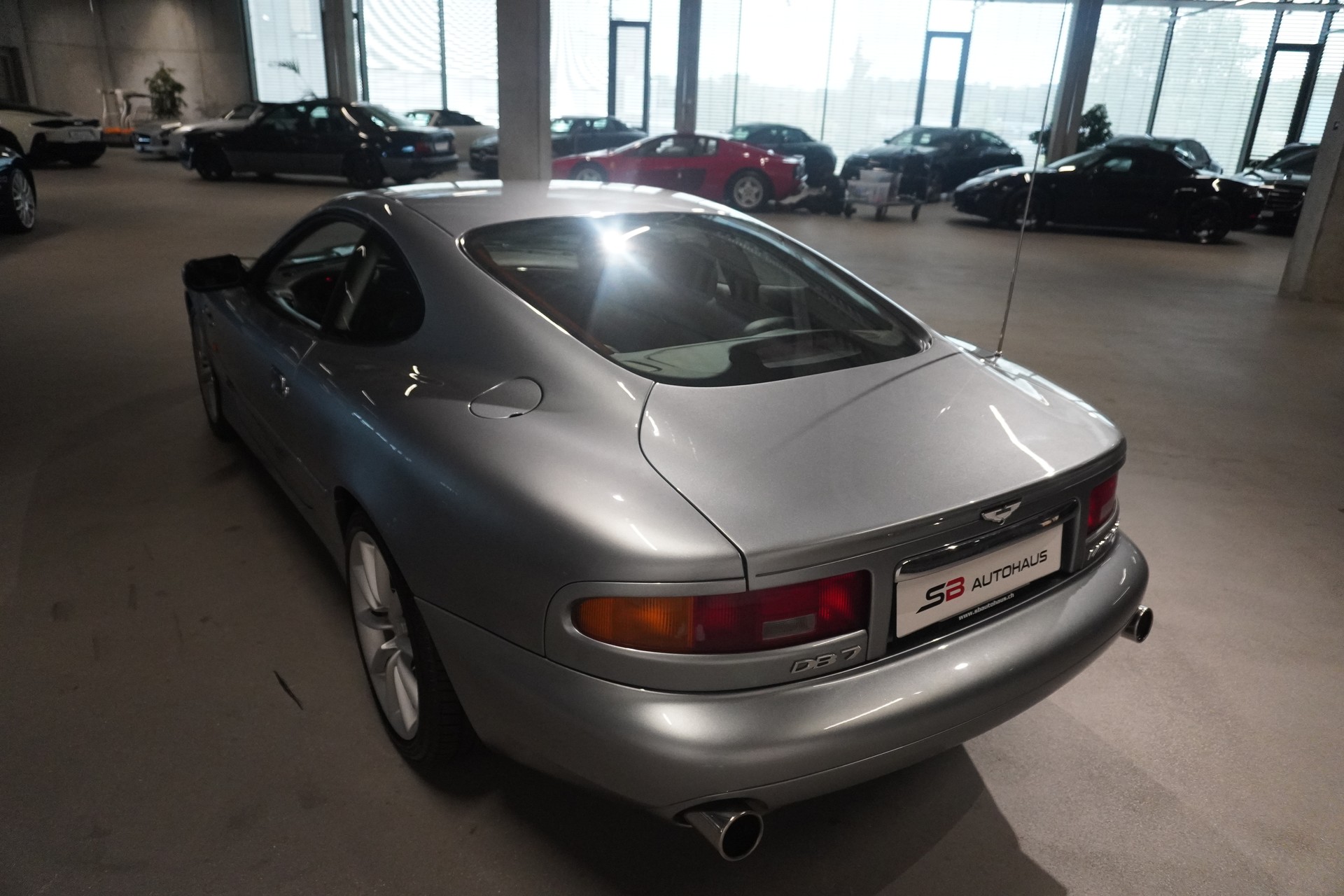 ASTON MARTIN DB7 Vantage-image-16