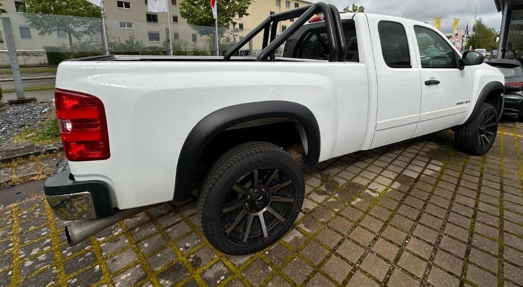 CHEVROLET 2500 HD LTZ 6.6L Turbo Diesel-image-2