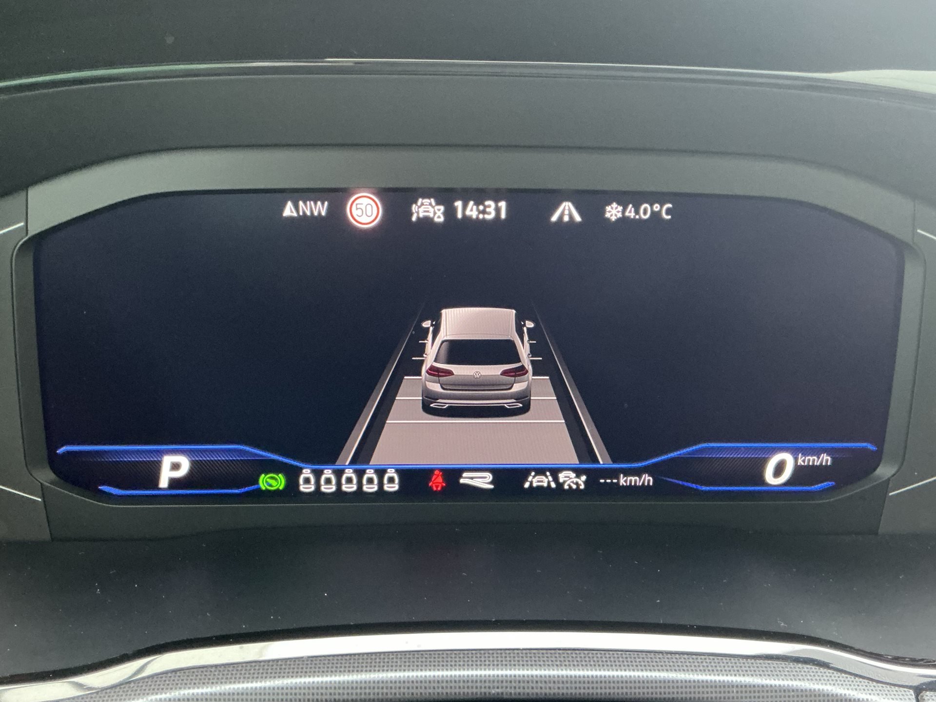 VW Touran 1.5 TSI DSG HIGHLINE R-LINE *** PANORAMAGLASDACH ***-image-11