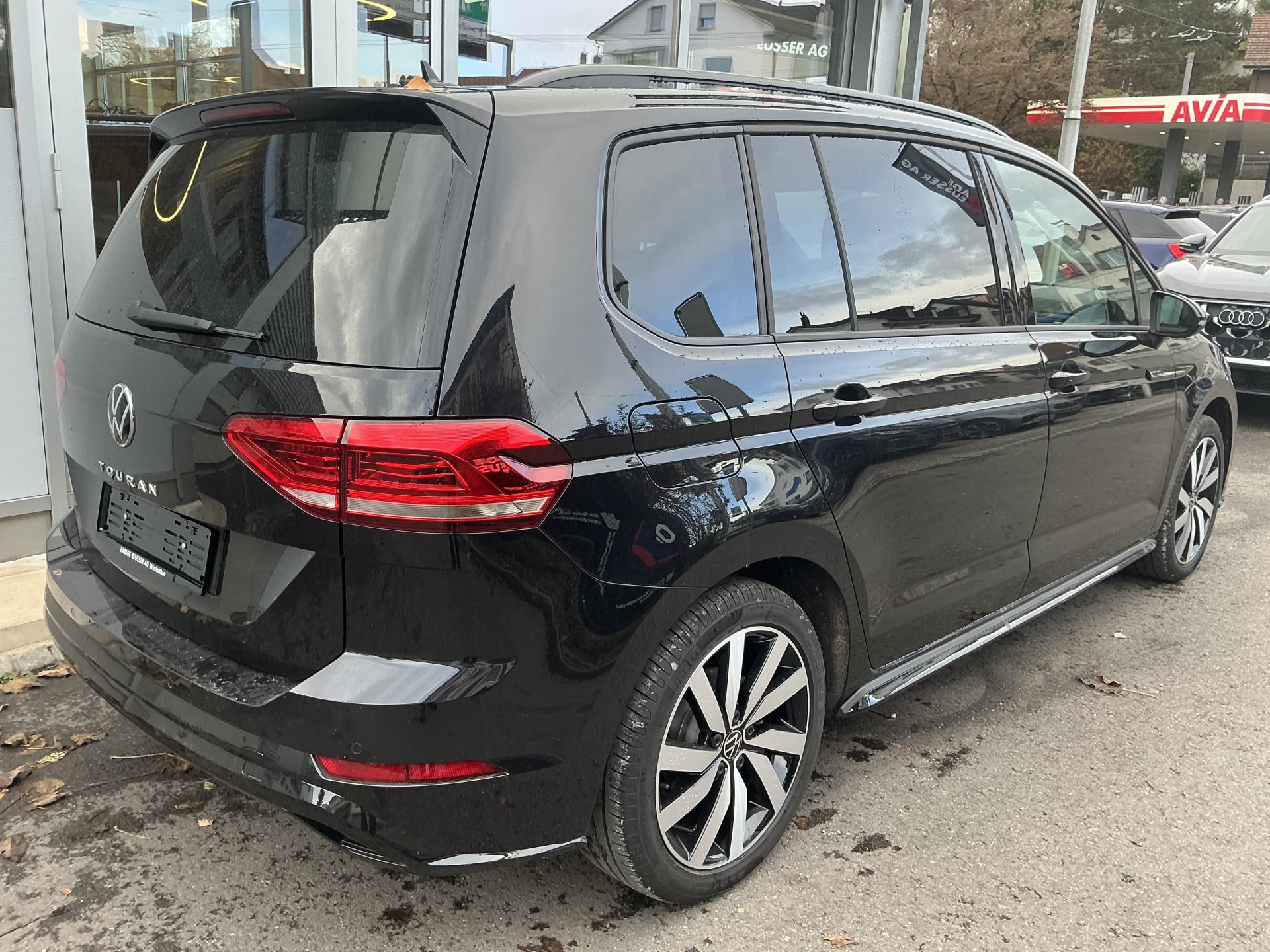 VW Touran 1.5 TSI DSG HIGHLINE R-LINE *** PANORAMAGLASDACH ***-showroom-element-3