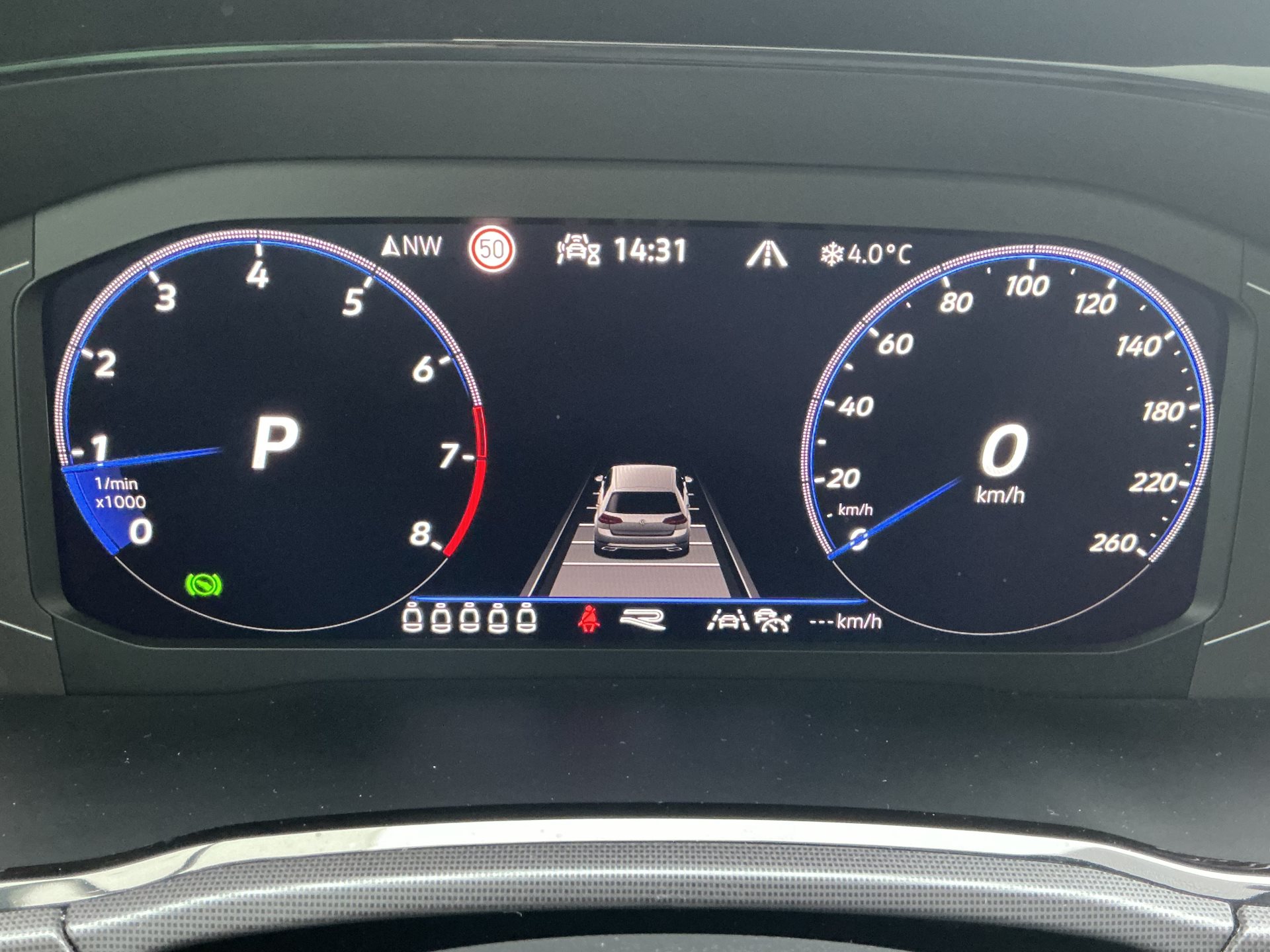 VW Touran 1.5 TSI DSG HIGHLINE R-LINE *** PANORAMAGLASDACH ***-image-10