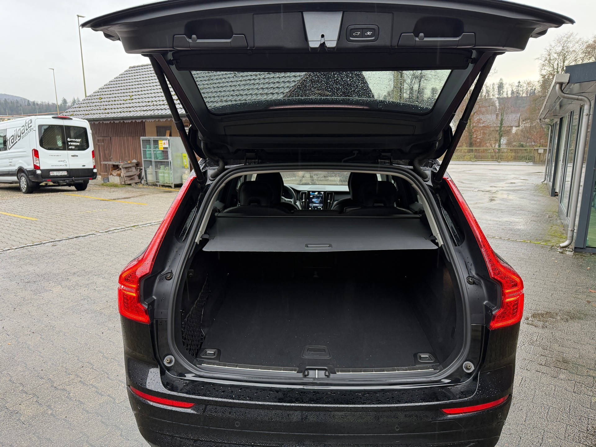 VOLVO XC60 B4 Diesel Mild Hybrid AWD Core Geartronic-image-10
