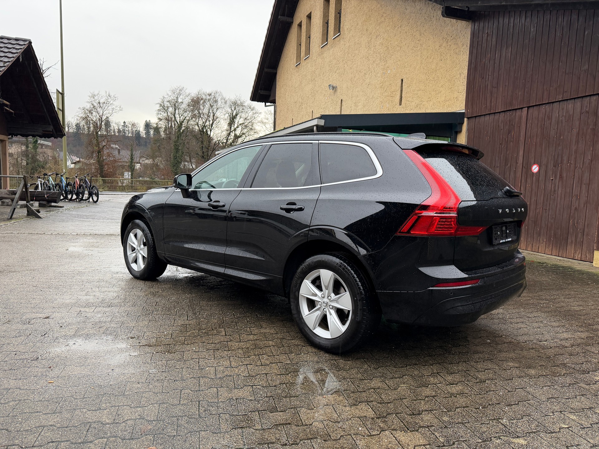 VOLVO XC60 B4 Diesel Mild Hybrid AWD Core Geartronic-image-5
