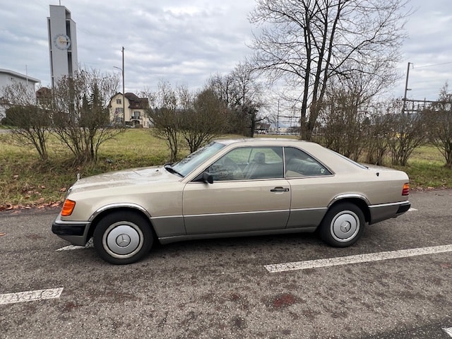 MERCEDES-BENZ 300 CE
