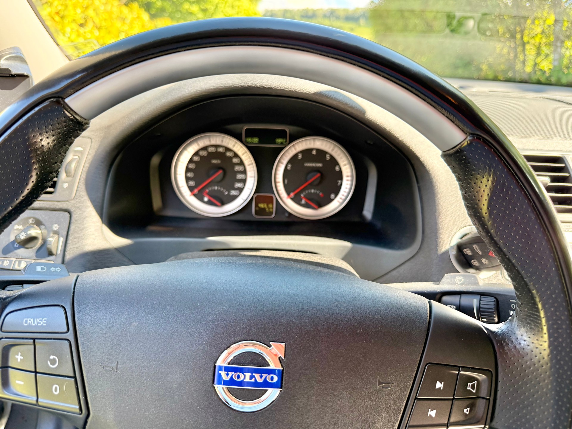 VOLVO T5 Summum Geartronic 230 PS 5 Zylinder *** MADE BY SWEDEN***-image-12