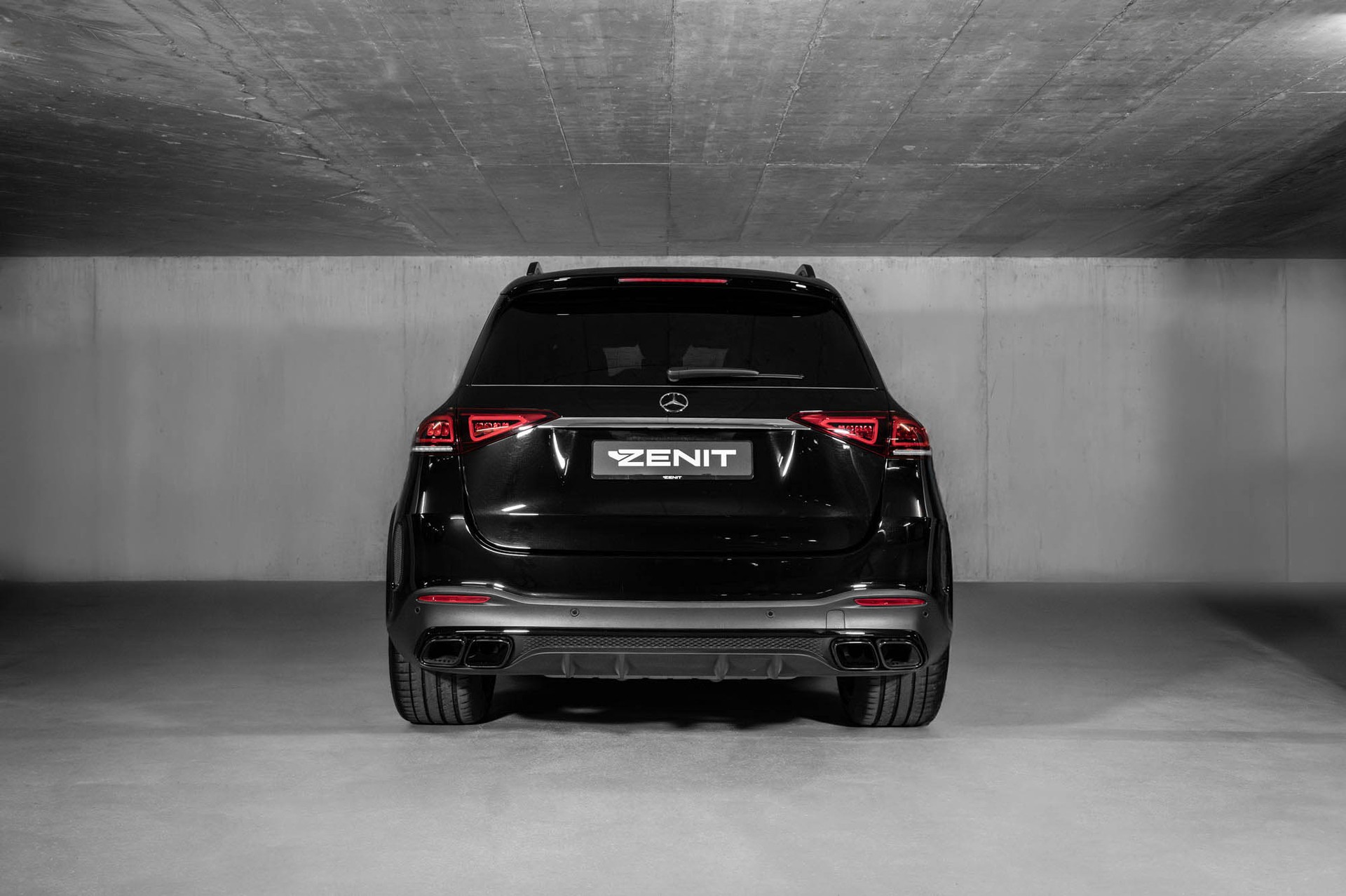 MERCEDES-BENZ GLE 63 S AMG 4Matic+ 9G-Speedshift-showroom-element-3