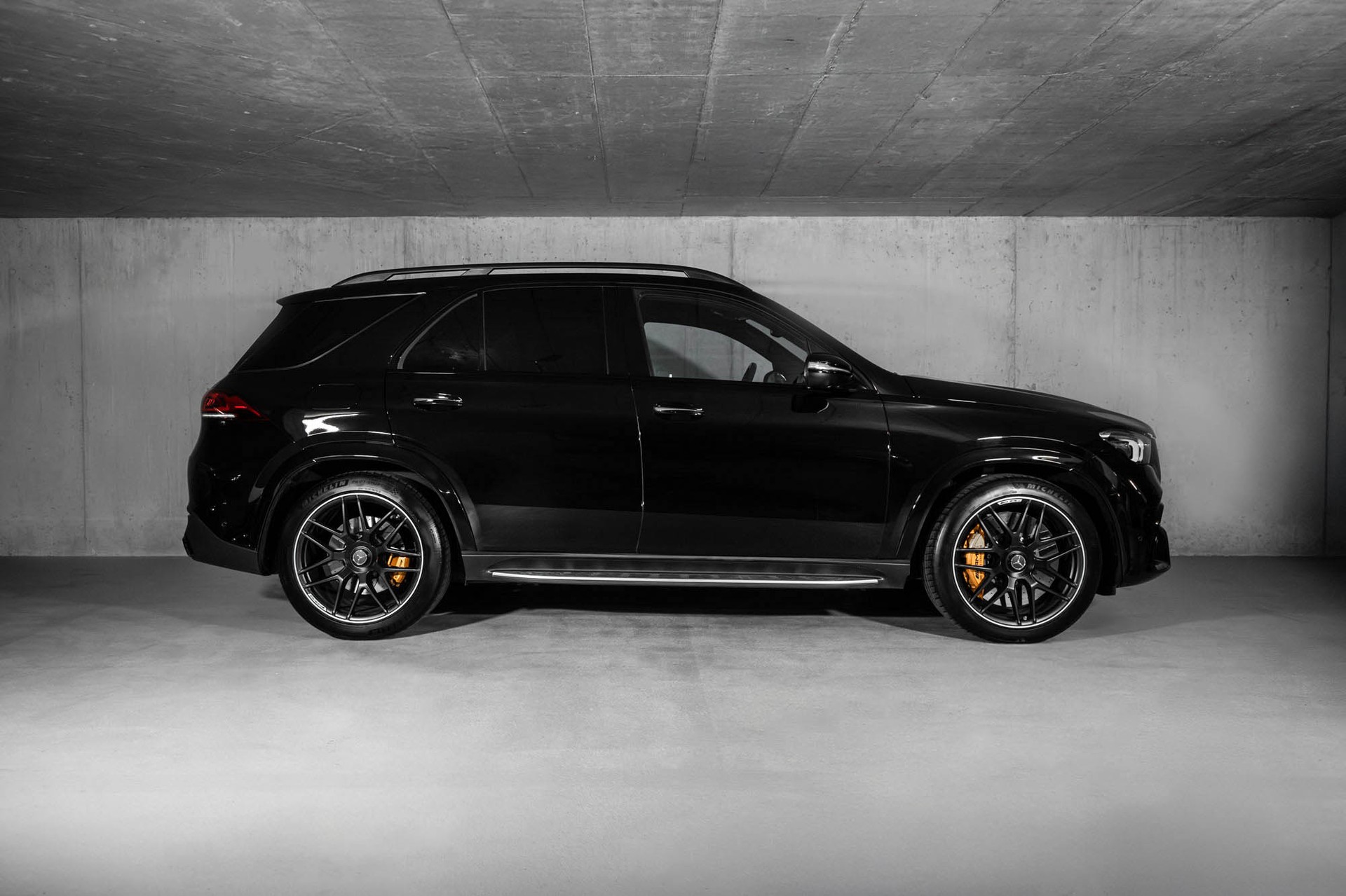 MERCEDES-BENZ GLE 63 S AMG 4Matic+ 9G-Speedshift-showroom-element-1