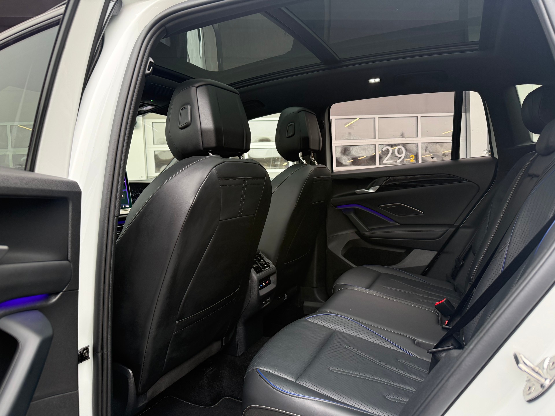 VW Tiguan 2.0 TSI DSG R-Line 4Motion-image-14