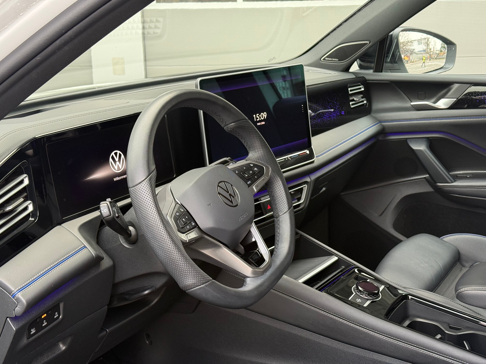 VW Tiguan 2.0 TSI DSG R-Line 4Motion-image-8