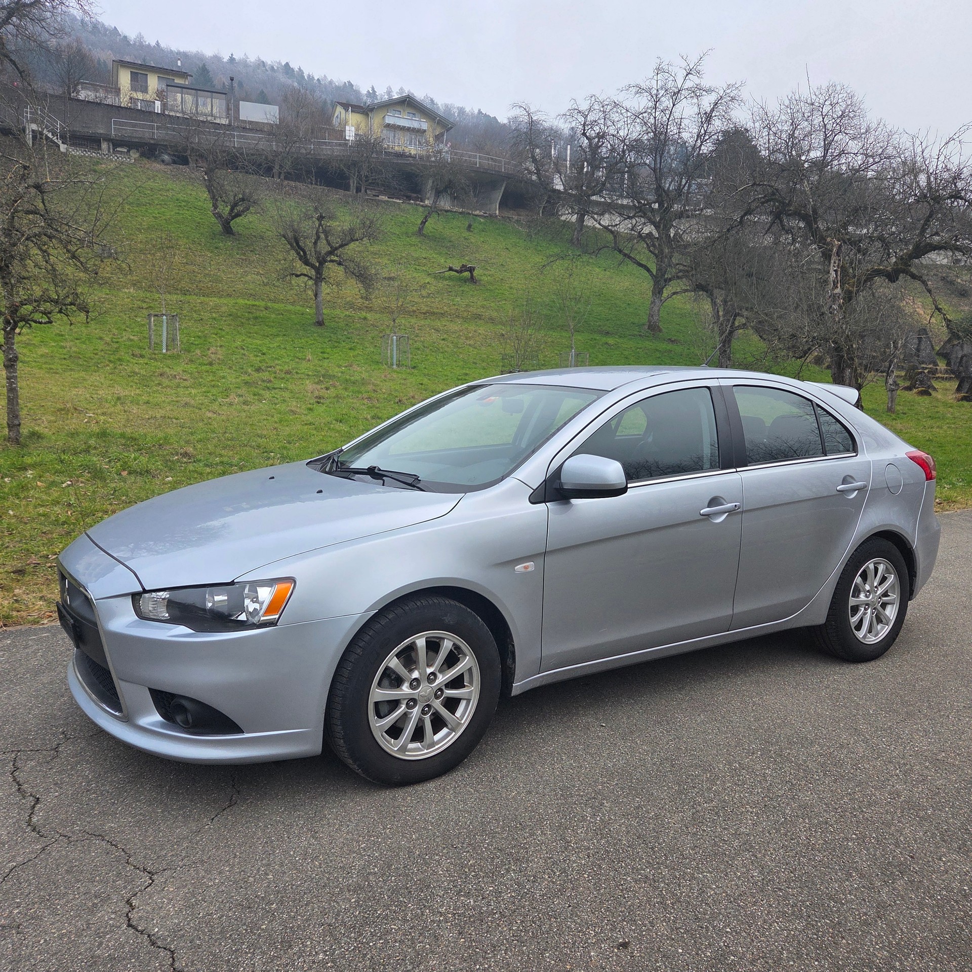 MITSUBISHI Lancer Sportback 1.8 Diamond CVT-image-1