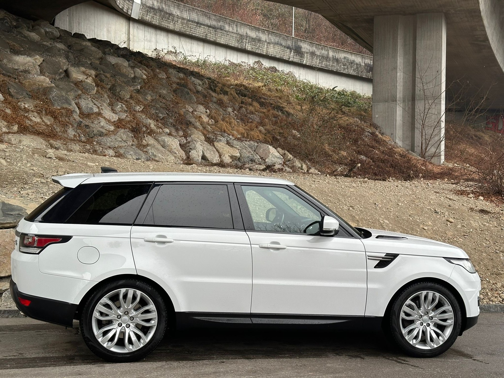 LAND ROVER Range Rover Sport 2.0 SD4 SE Automatic-image-5