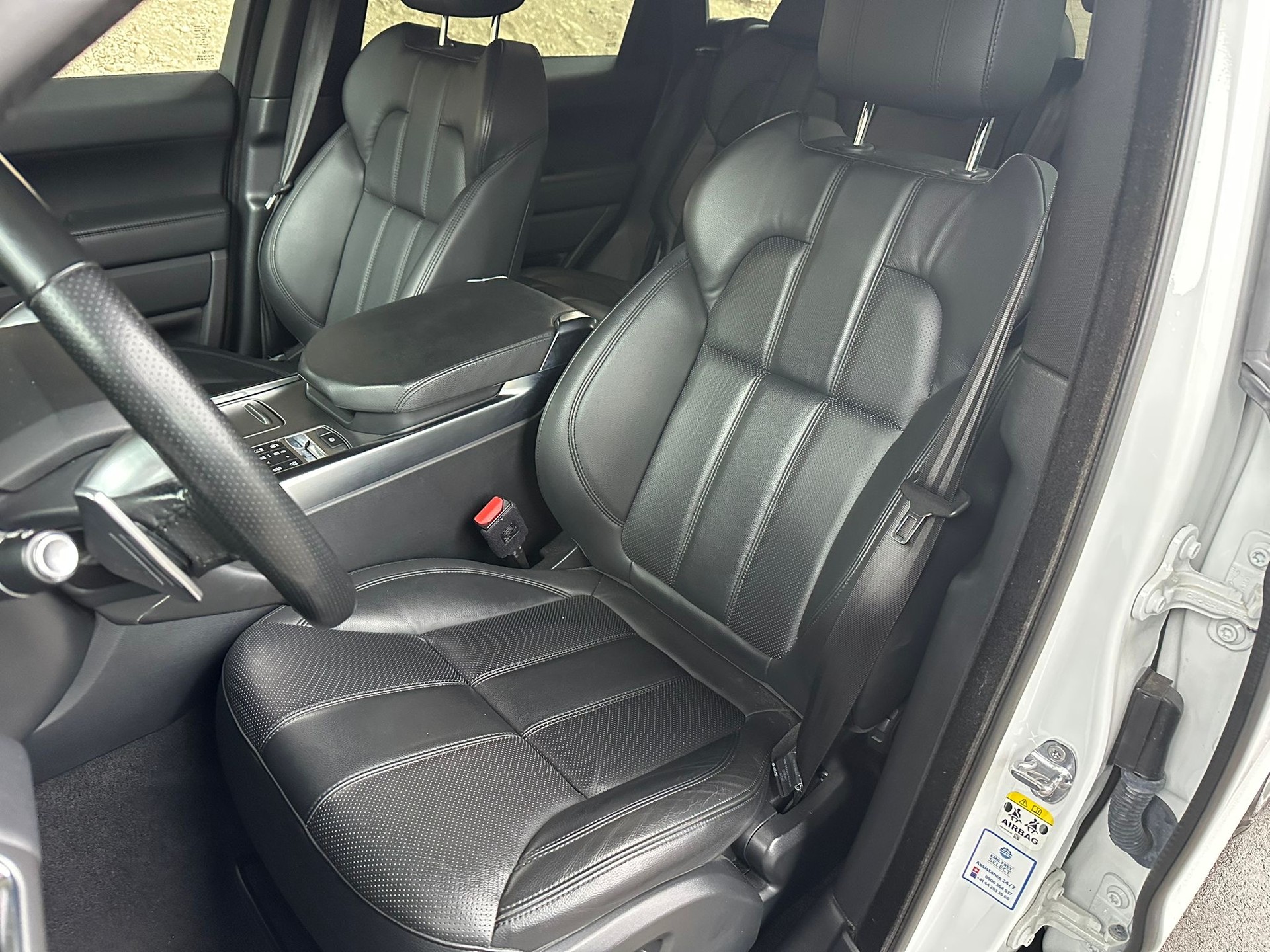 LAND ROVER Range Rover Sport 2.0 SD4 SE Automatic-image-7