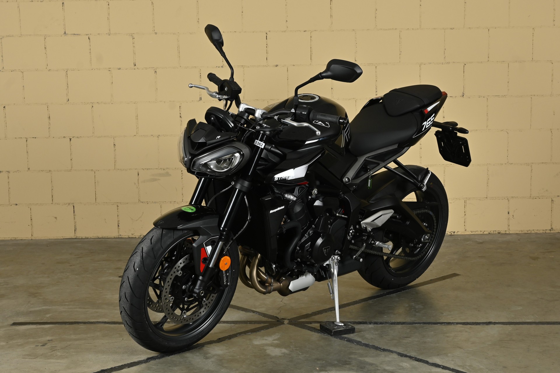 TRIUMPH 765 R-image-2