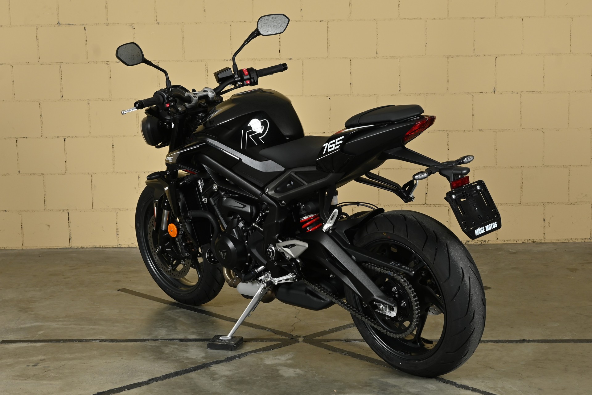 TRIUMPH 765 R-image-4