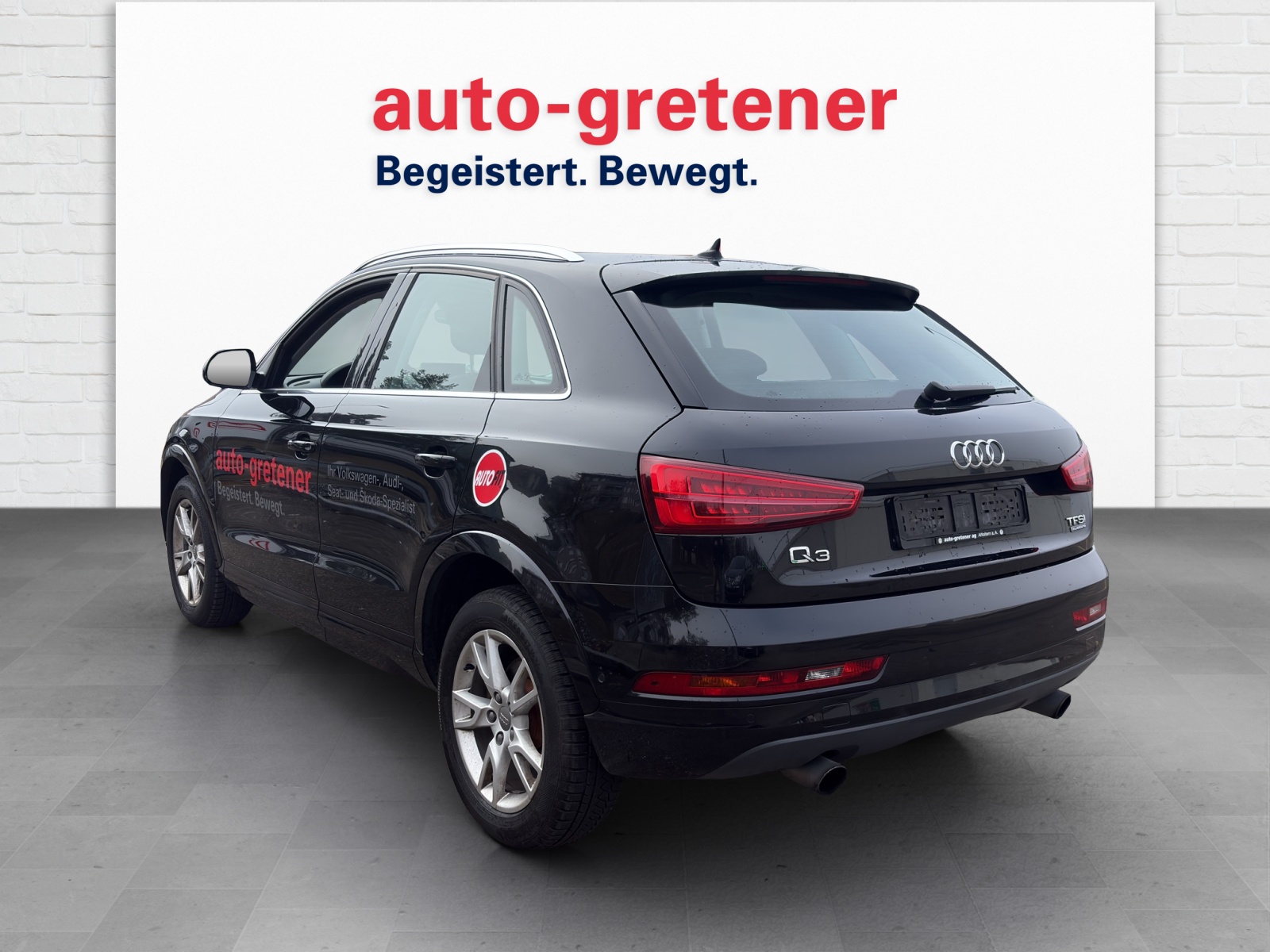 AUDI Q3 2.0 TFSI Design quattro S-Tr.-showroom-element-1