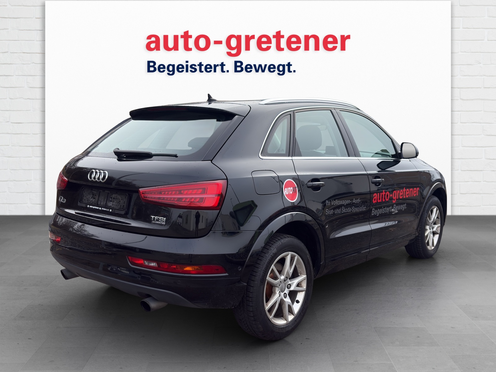 AUDI Q3 2.0 TFSI Design quattro S-Tr.-showroom-element-2