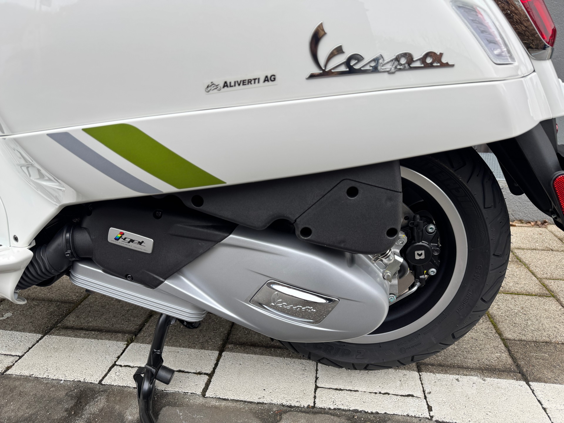 PIAGGIO Vespa GTS 125 Super Tech E5+-image-7