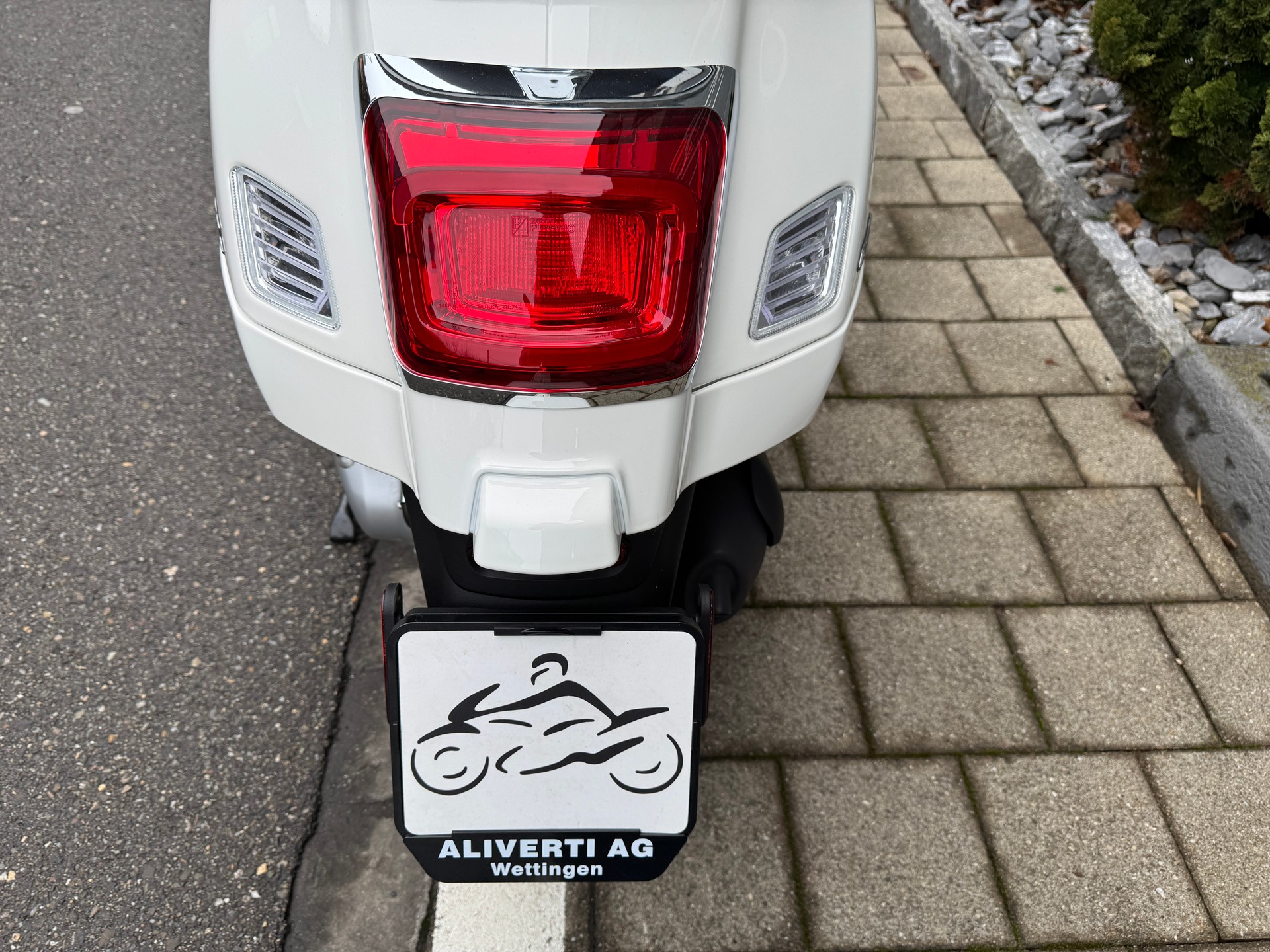 PIAGGIO Vespa GTS 125 Super Tech E5+-image-6