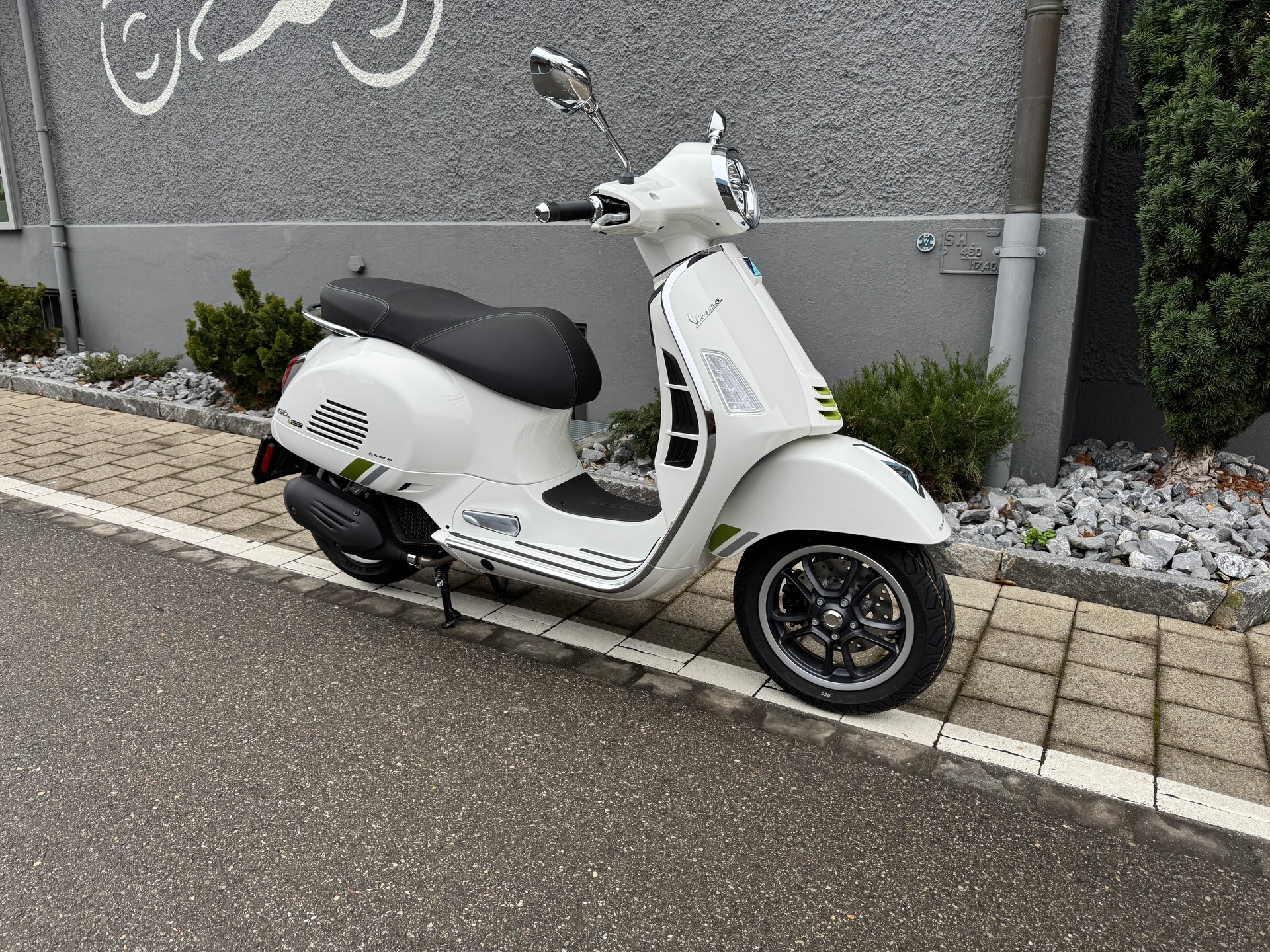 PIAGGIO Vespa GTS 125 Super Tech E5+-image-11