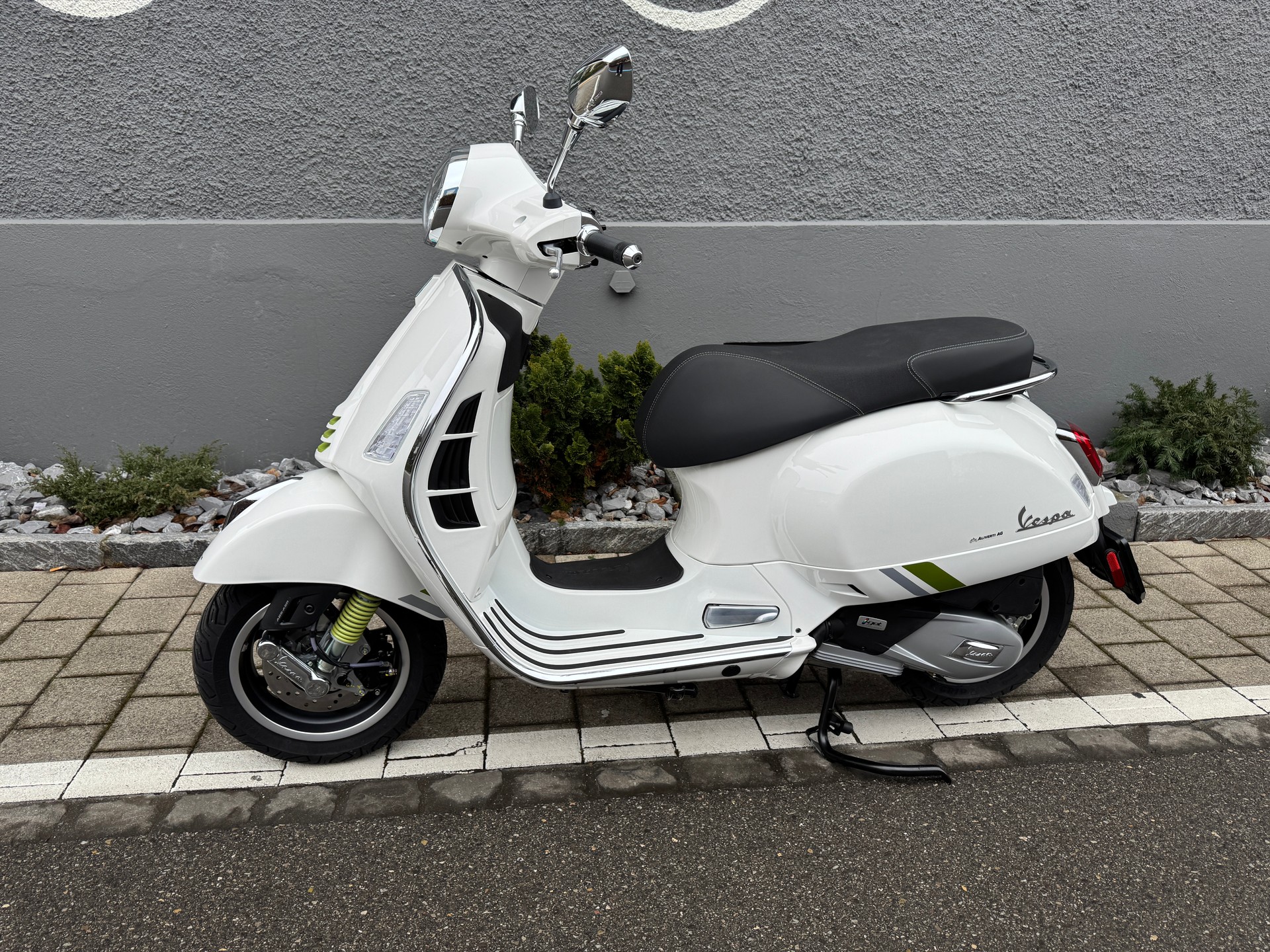 PIAGGIO Vespa GTS 125 Super Tech E5+-image-0