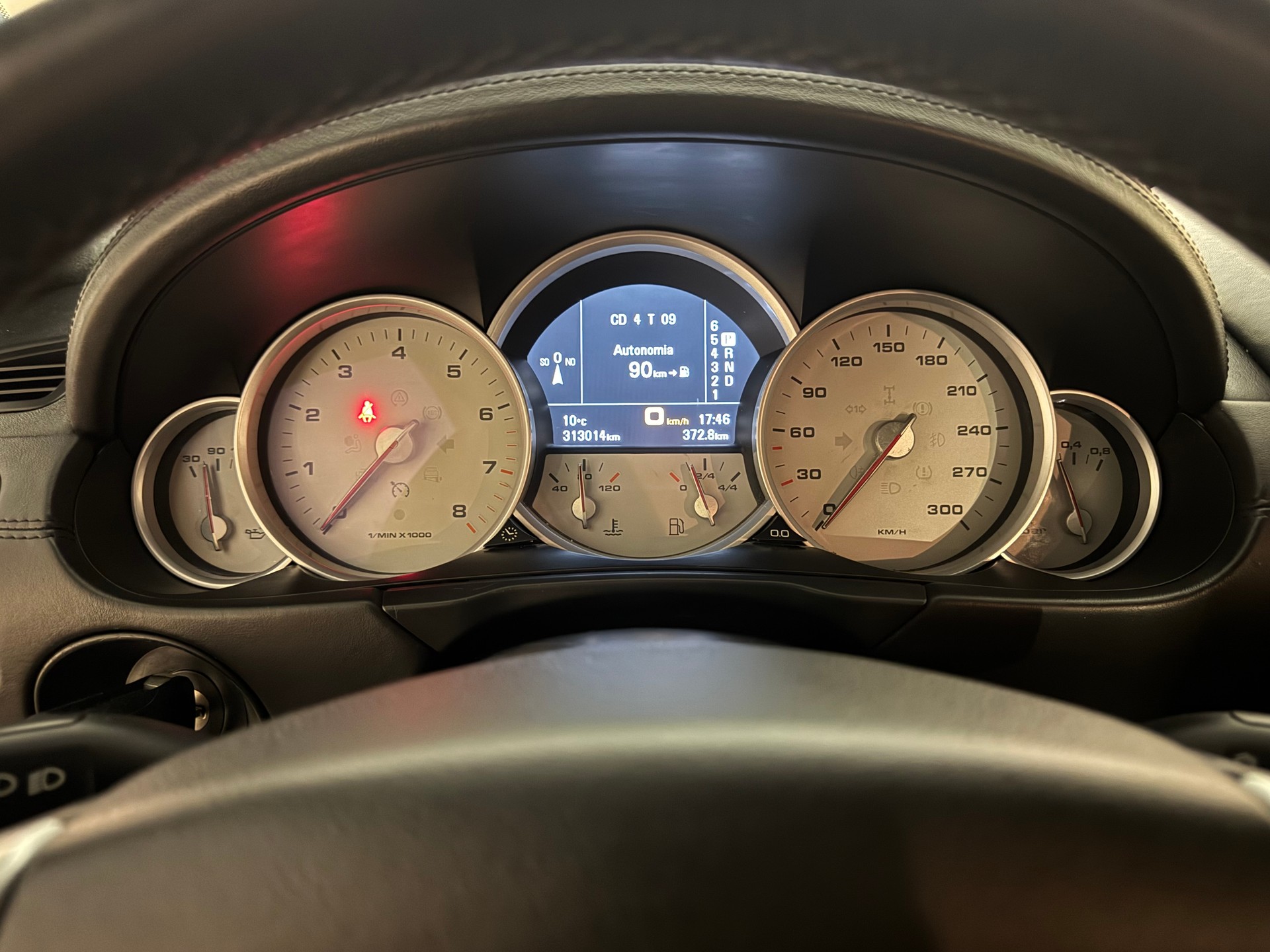 PORSCHE Cayenne Turbo-image-12
