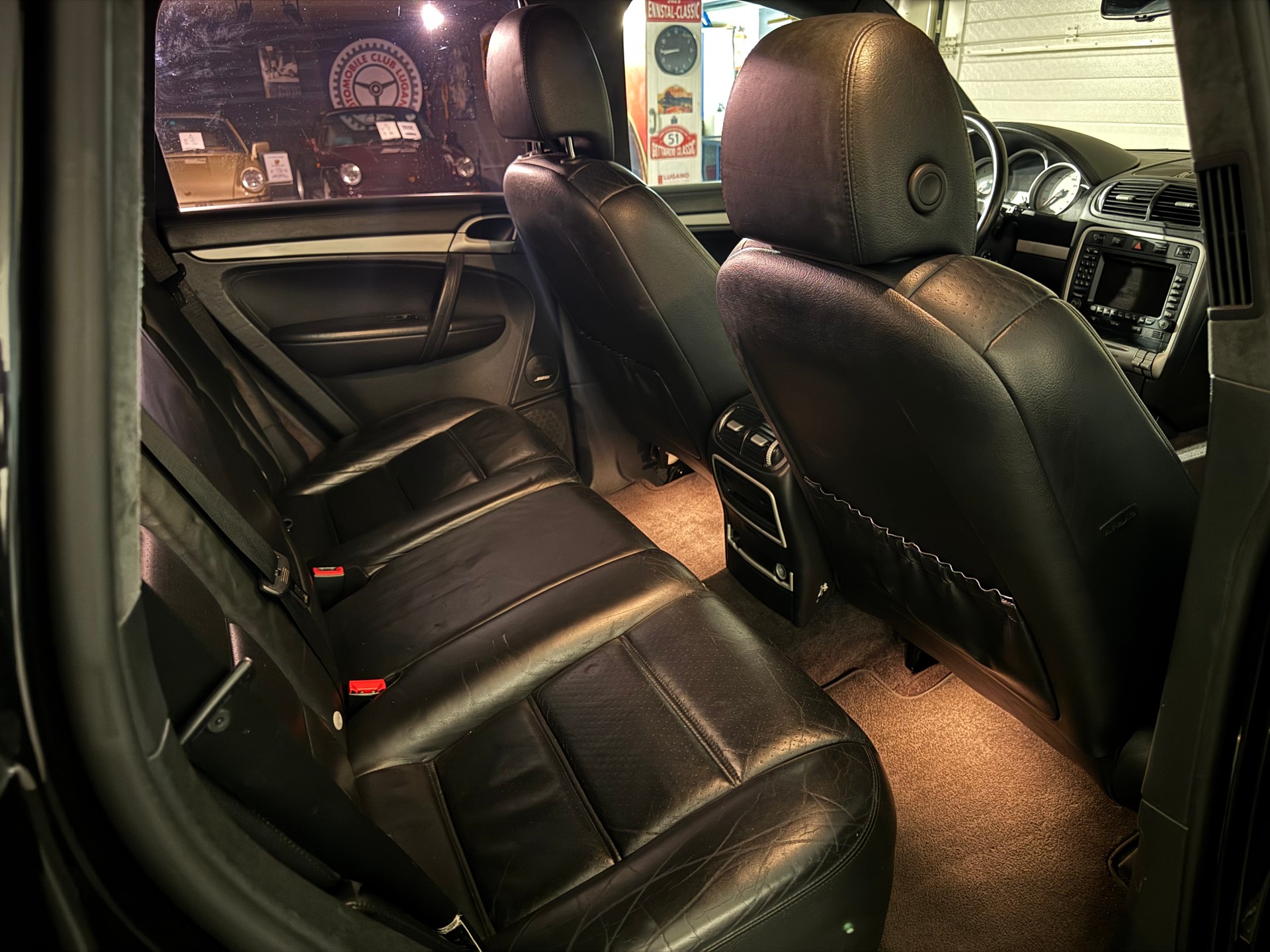 PORSCHE Cayenne Turbo-image-18