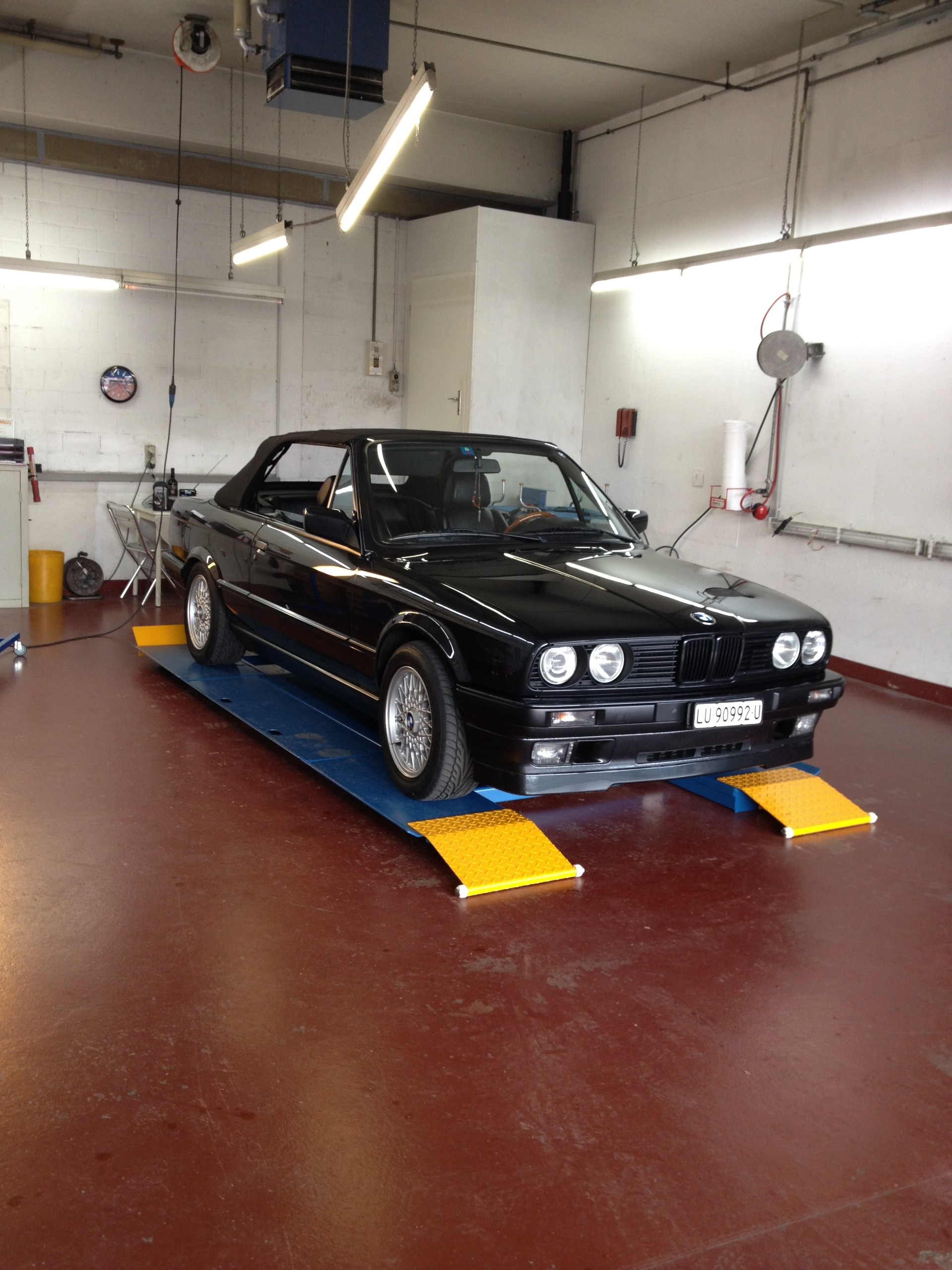 BMW 325i Cabrio-image-6