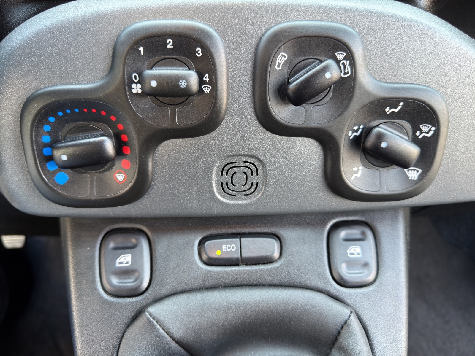 FIAT Panda 0.9 CROSS Twinair Turbo 4x4-image-15