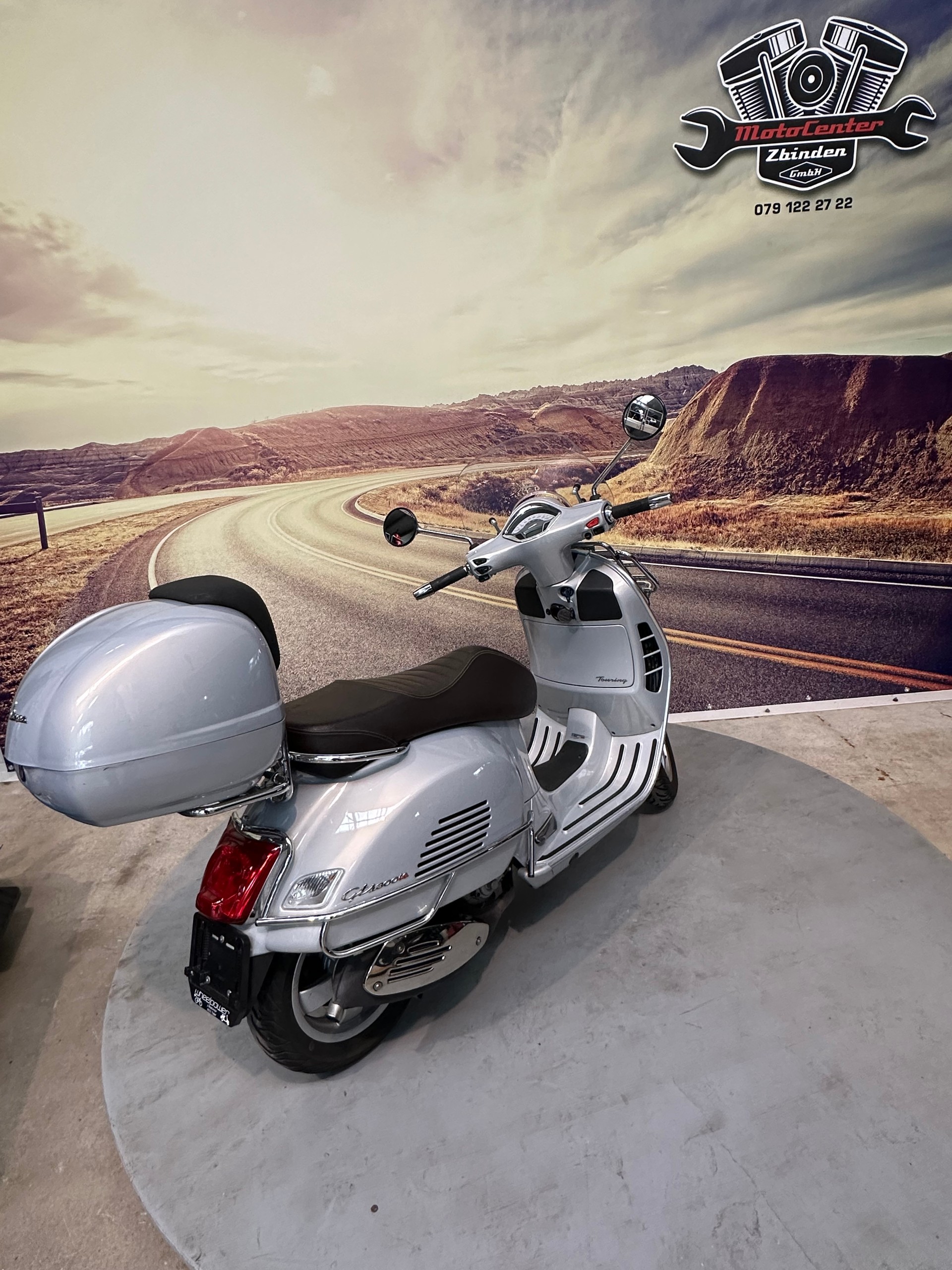 PIAGGIO Vespa GTS Super 300 i.e ABS-image-7