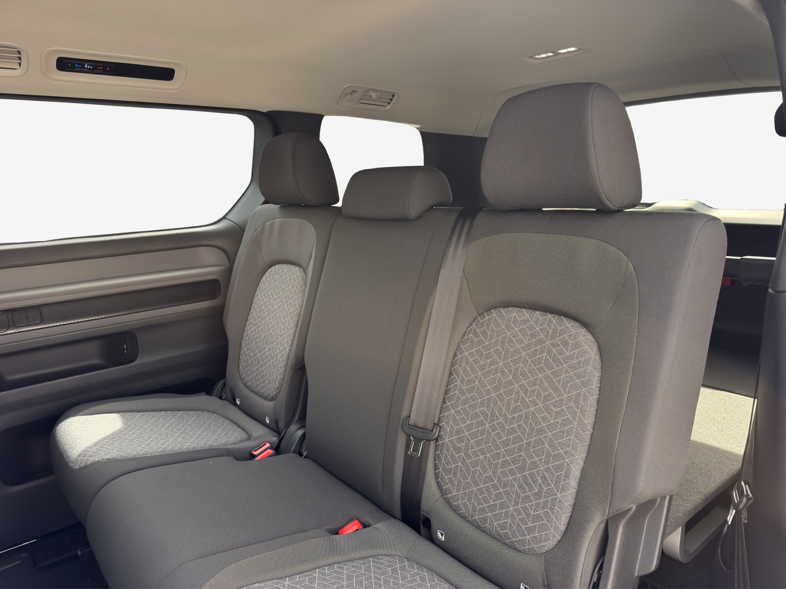 VW ID.Buzz LWB Pro-image-8