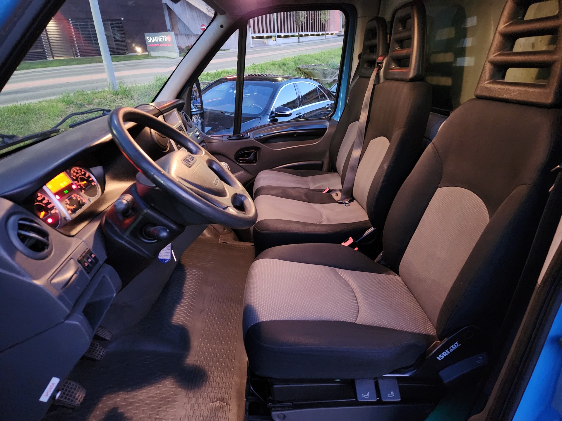 IVECO 35 C 17 EEV-image-8