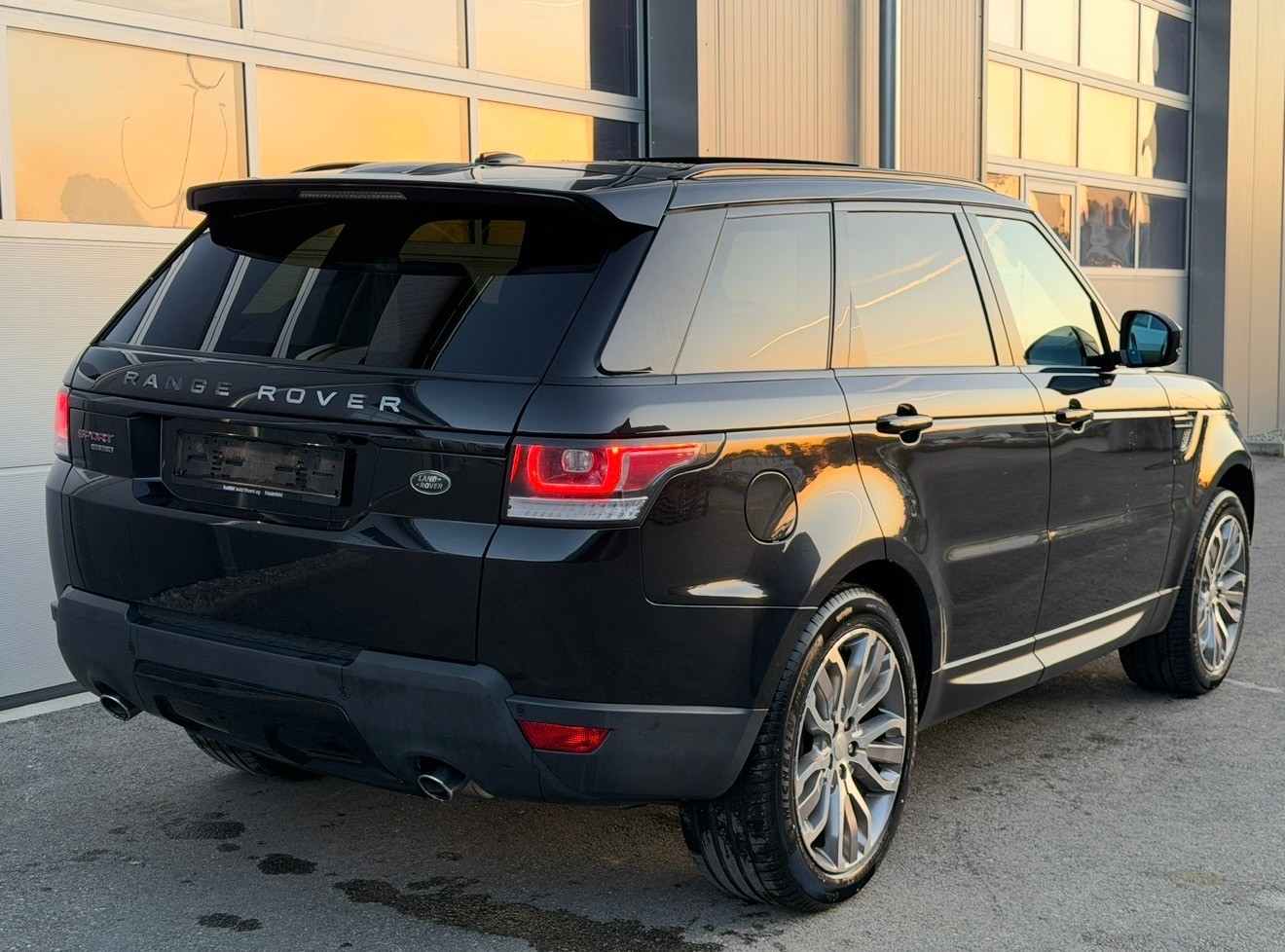 LAND ROVER Range Rover Sport 3.0 SDV6 HSE Dynamic Automatic-image-7