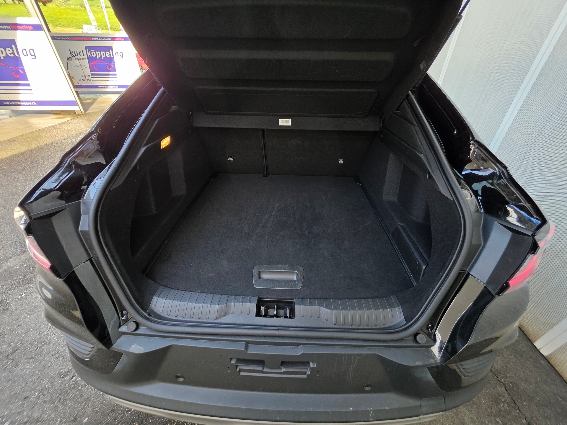RENAULT Arkana 1.6 E-Tech Techno-showroom-element-3