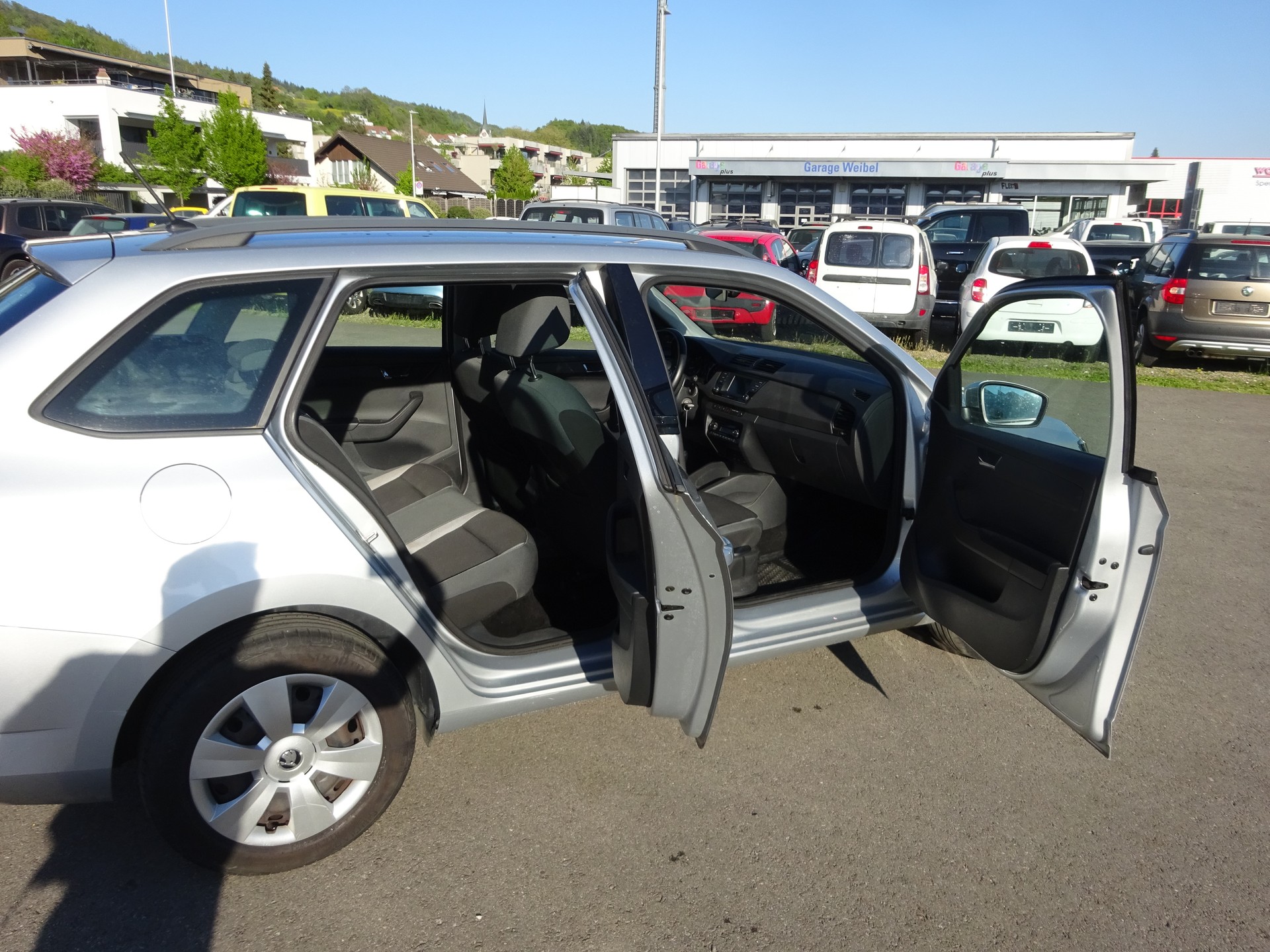 SKODA Fabia 1.2 TSI Ambition-image-3