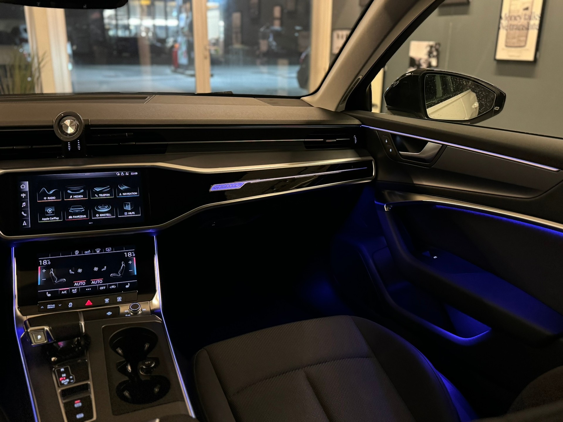 AUDI A6 Avant 40 TDI quattro S-tronic-image-10