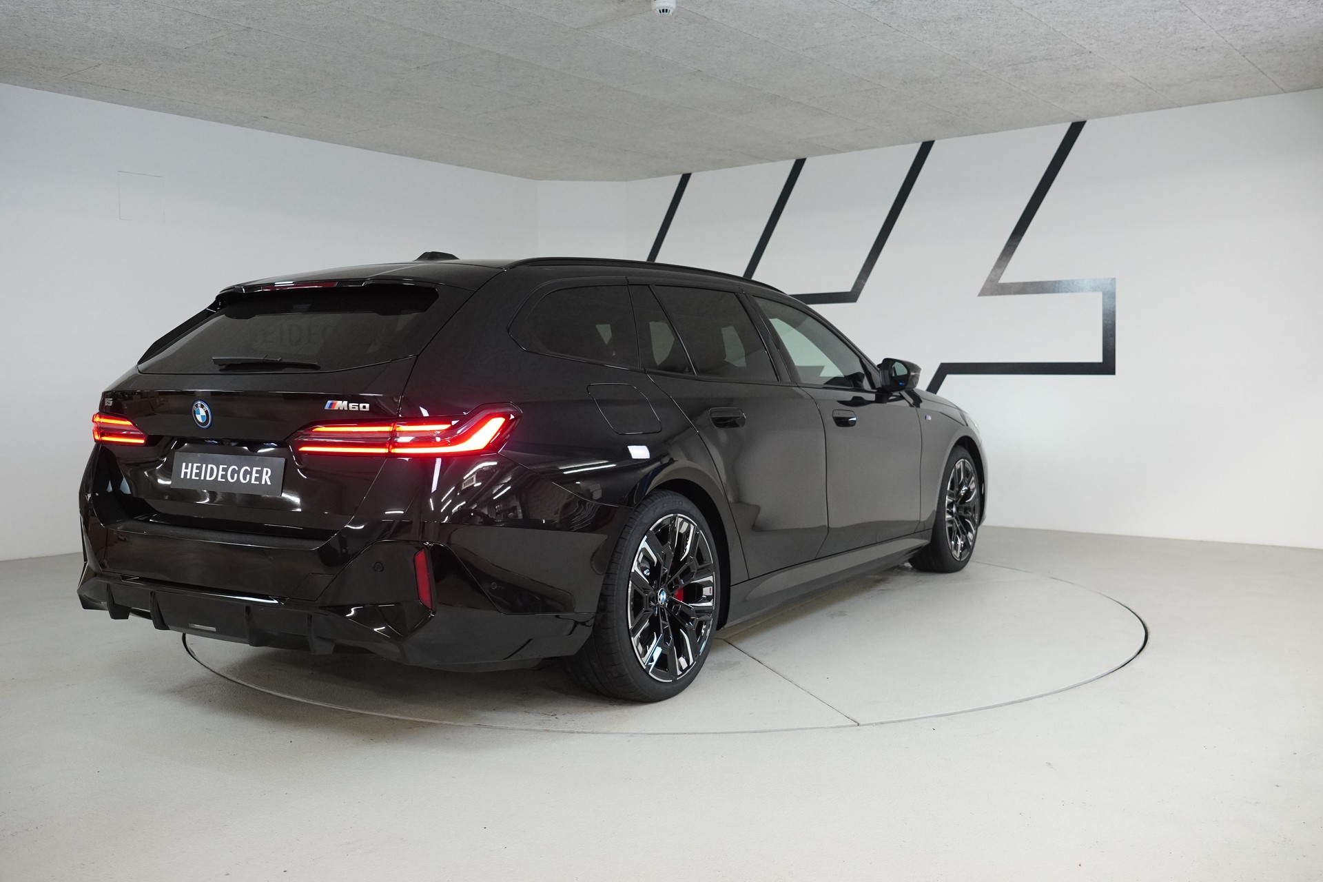 BMW i5 M60 Touring M Sport Pro-image-6