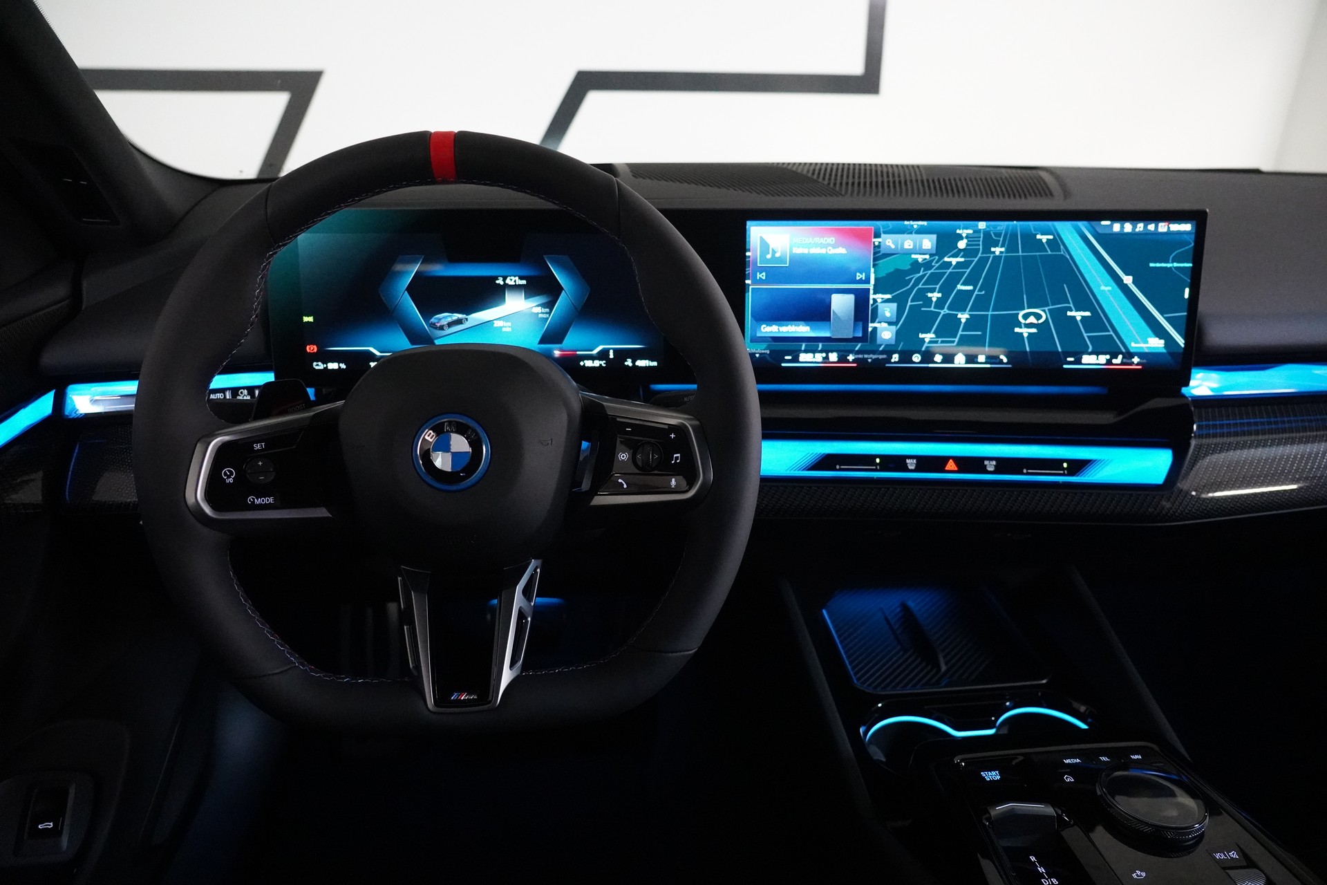 BMW i5 M60 Touring M Sport Pro-image-20