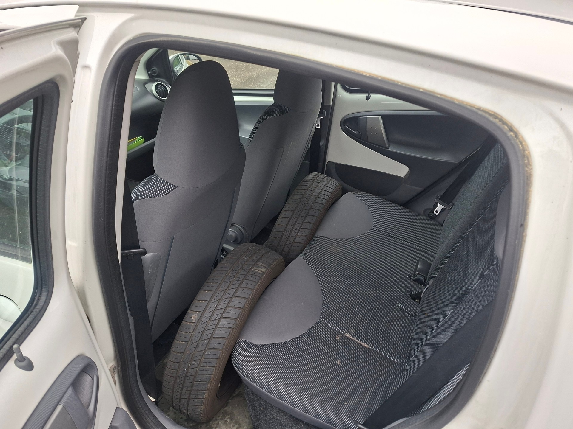 PEUGEOT 107 1.0 City Move 2-Tronic-image-9